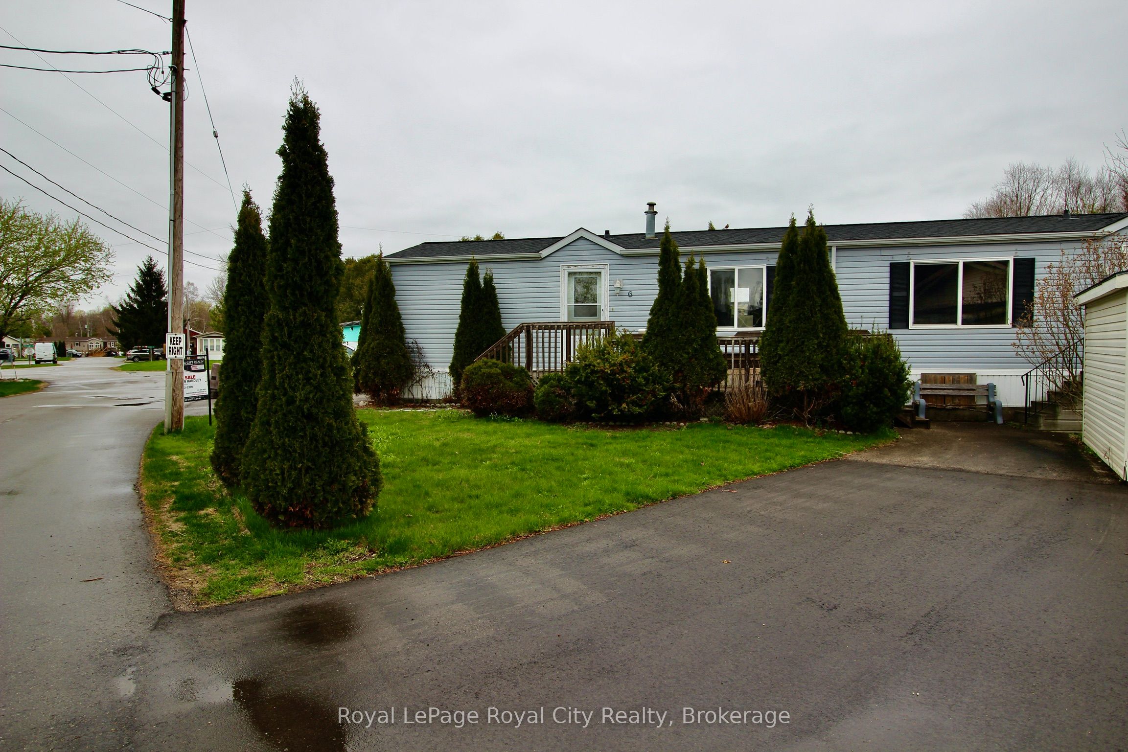 6 Olympia Avenue in Puslinch, Ontario