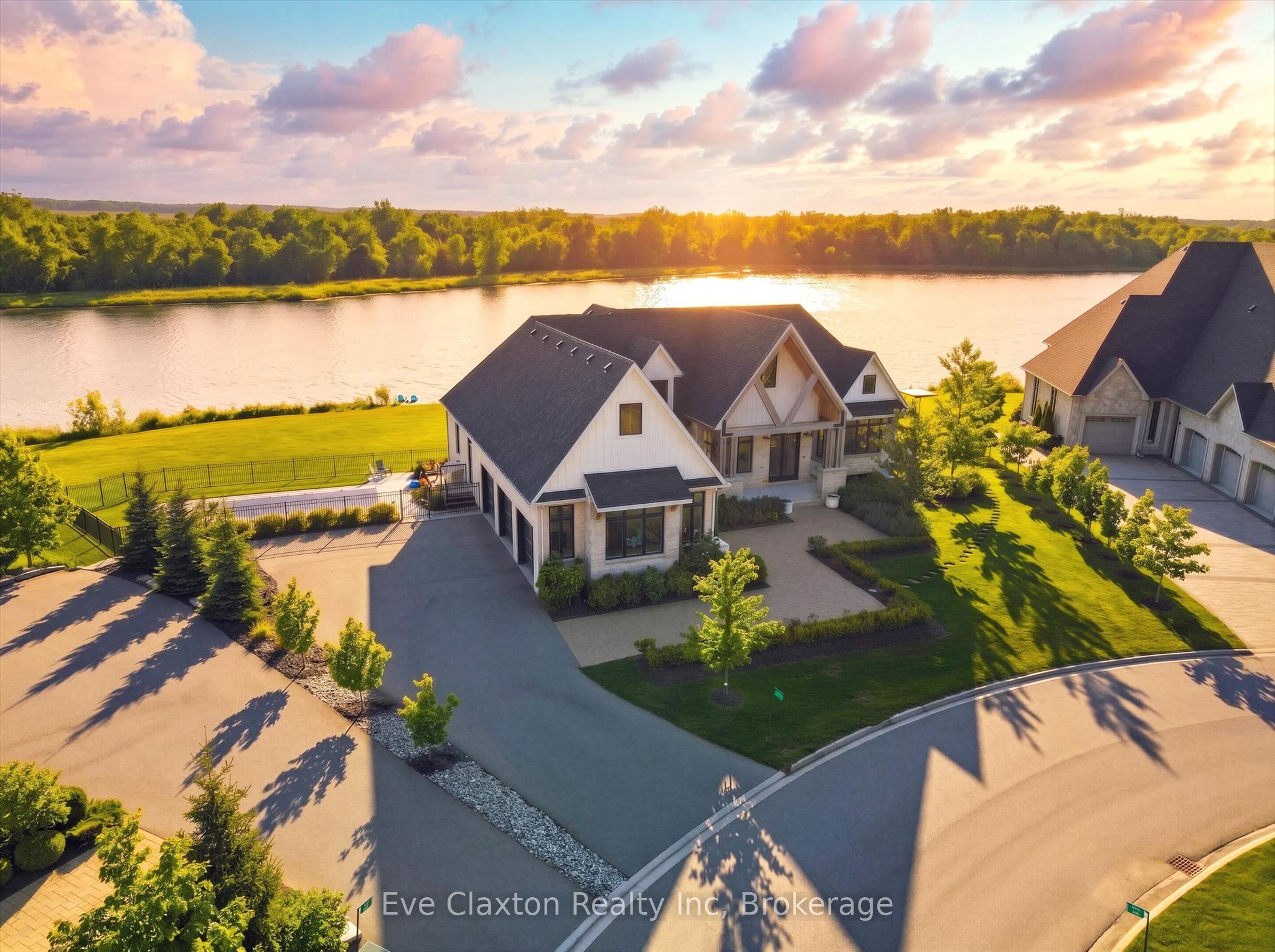 129 Heritage Lake Drive in Puslinch, Ontario
