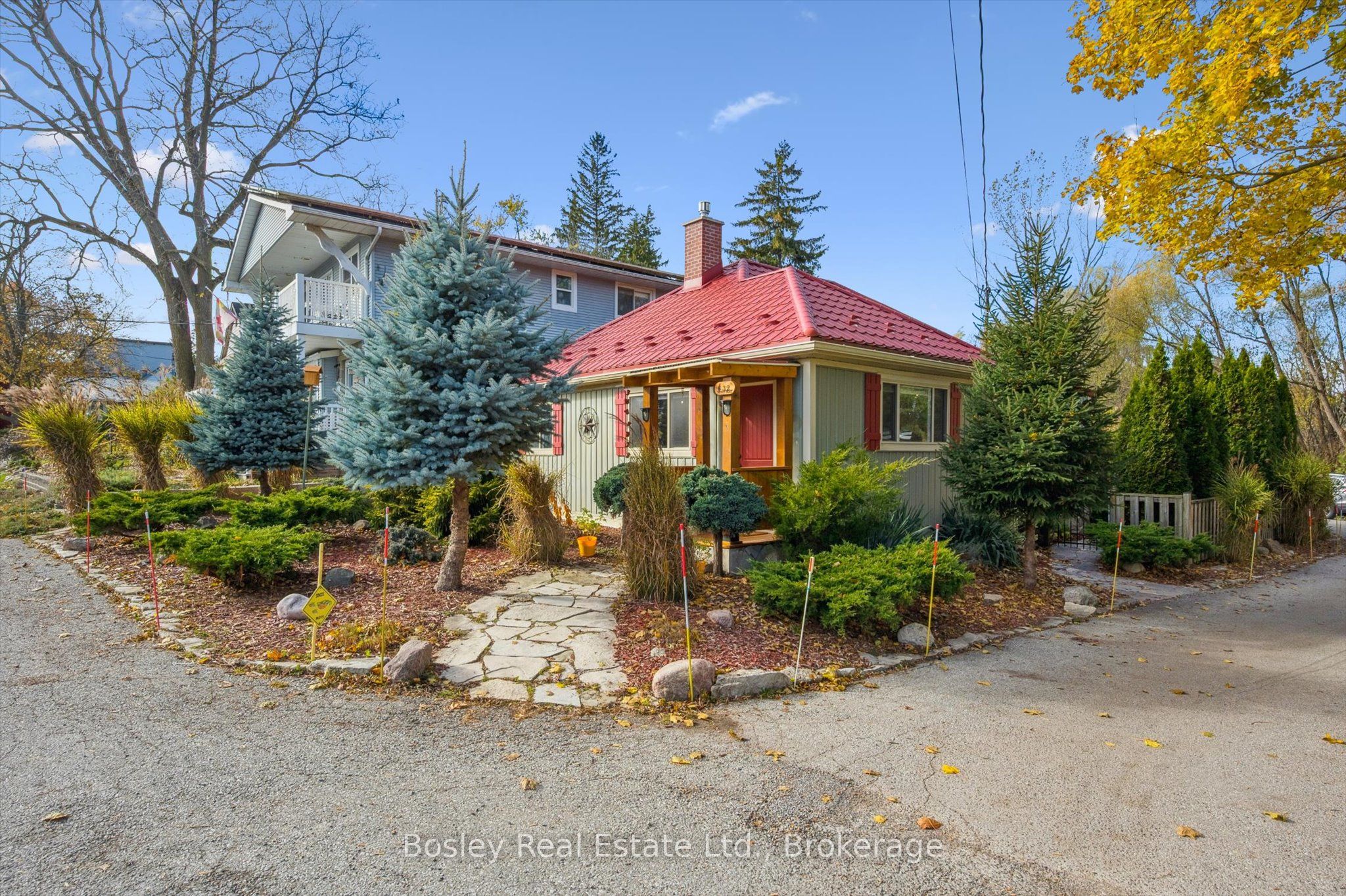 32 Holly Trail in Puslinch, Ontario