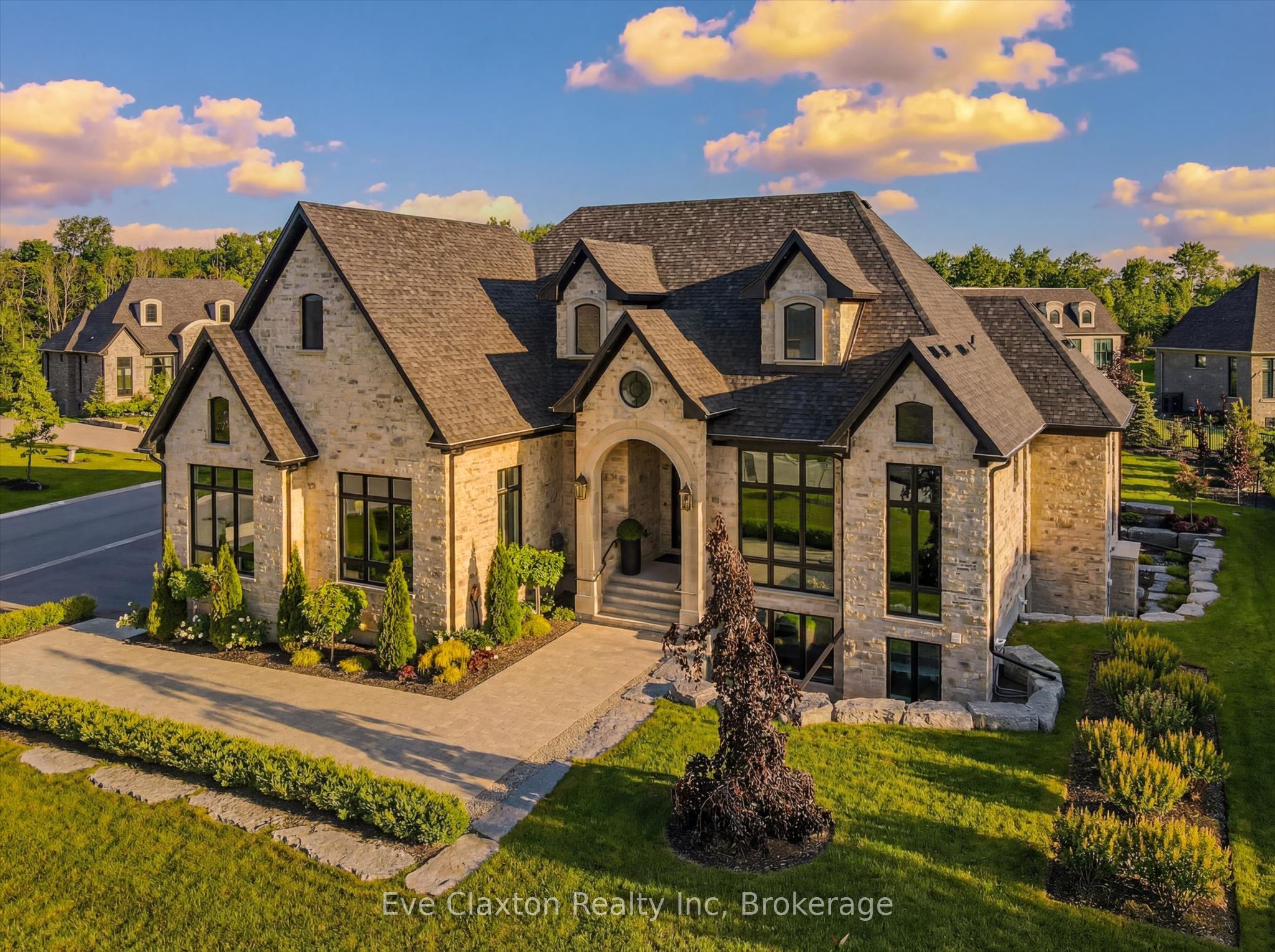 112 Heritage Lake Drive in Puslinch, Ontario