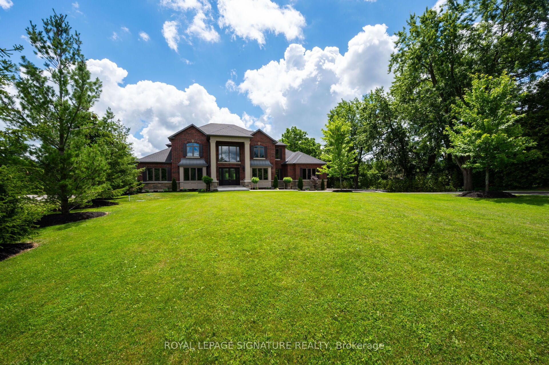 101 Perryman Court in Erin, Ontario