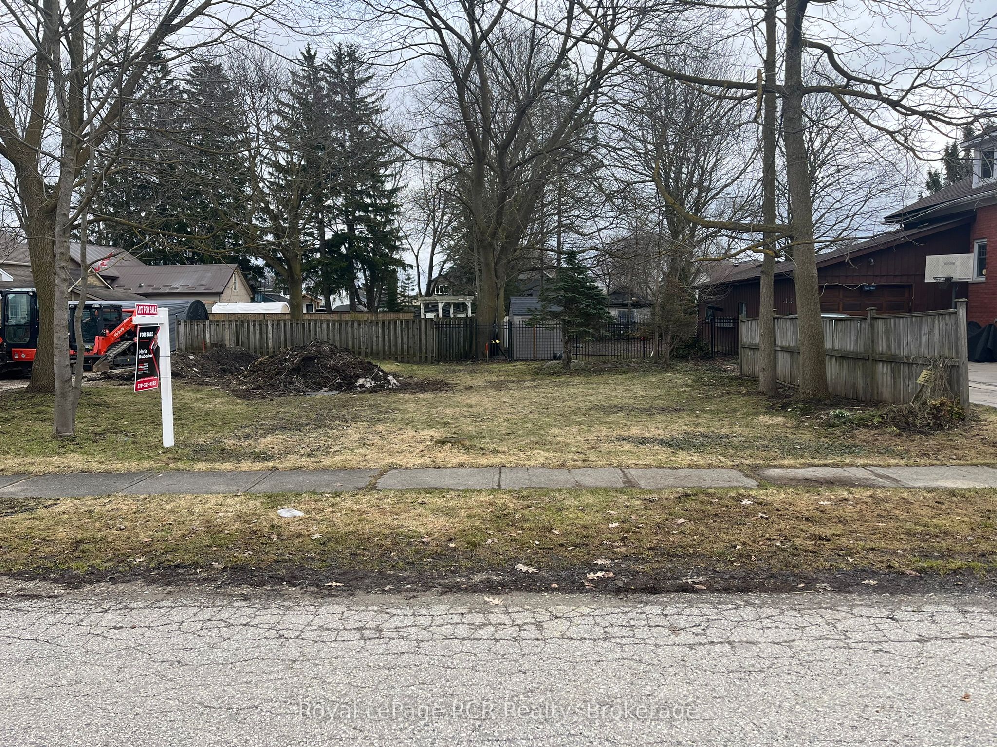 240 Cumberland Street in Minto, Ontario