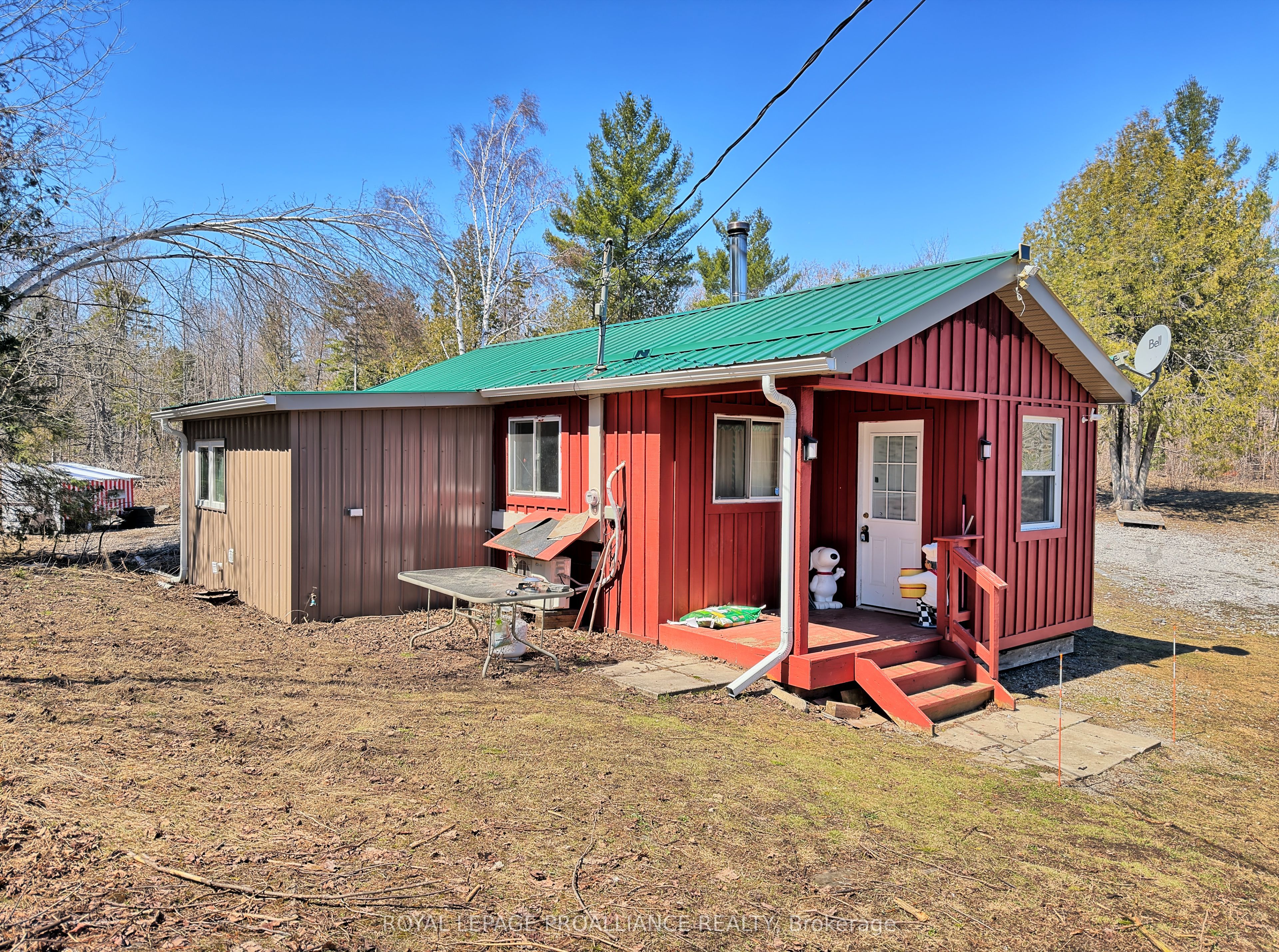 812 Cleveland Road in Tudor and Cashel, Ontario