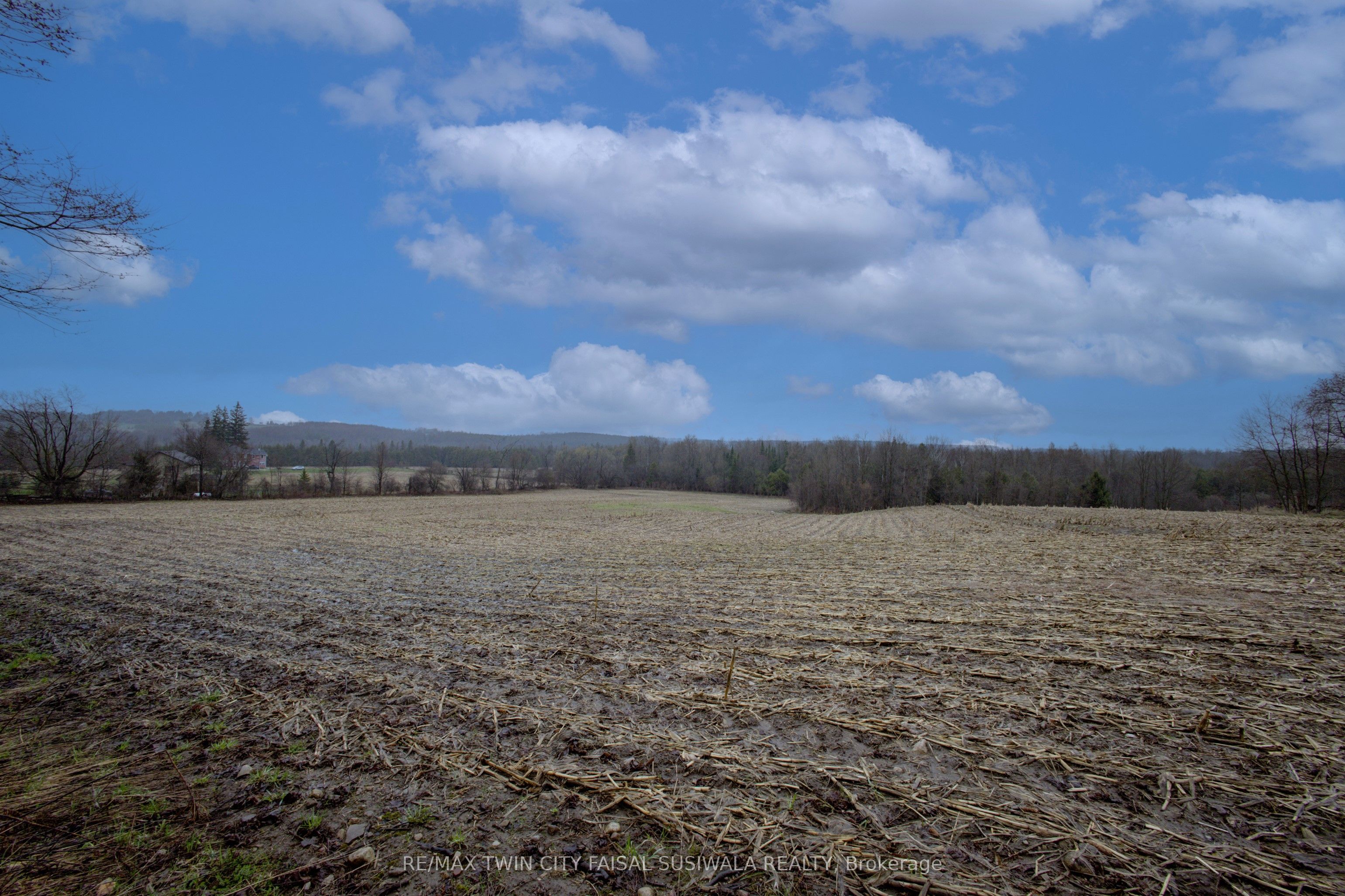 5489 Fourth Line in Erin, Ontario
