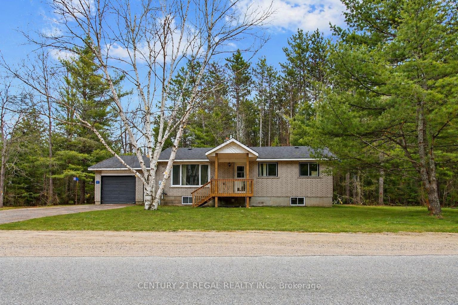 1111 North Baptiste Lake Road in Hastings Highlands, Ontario