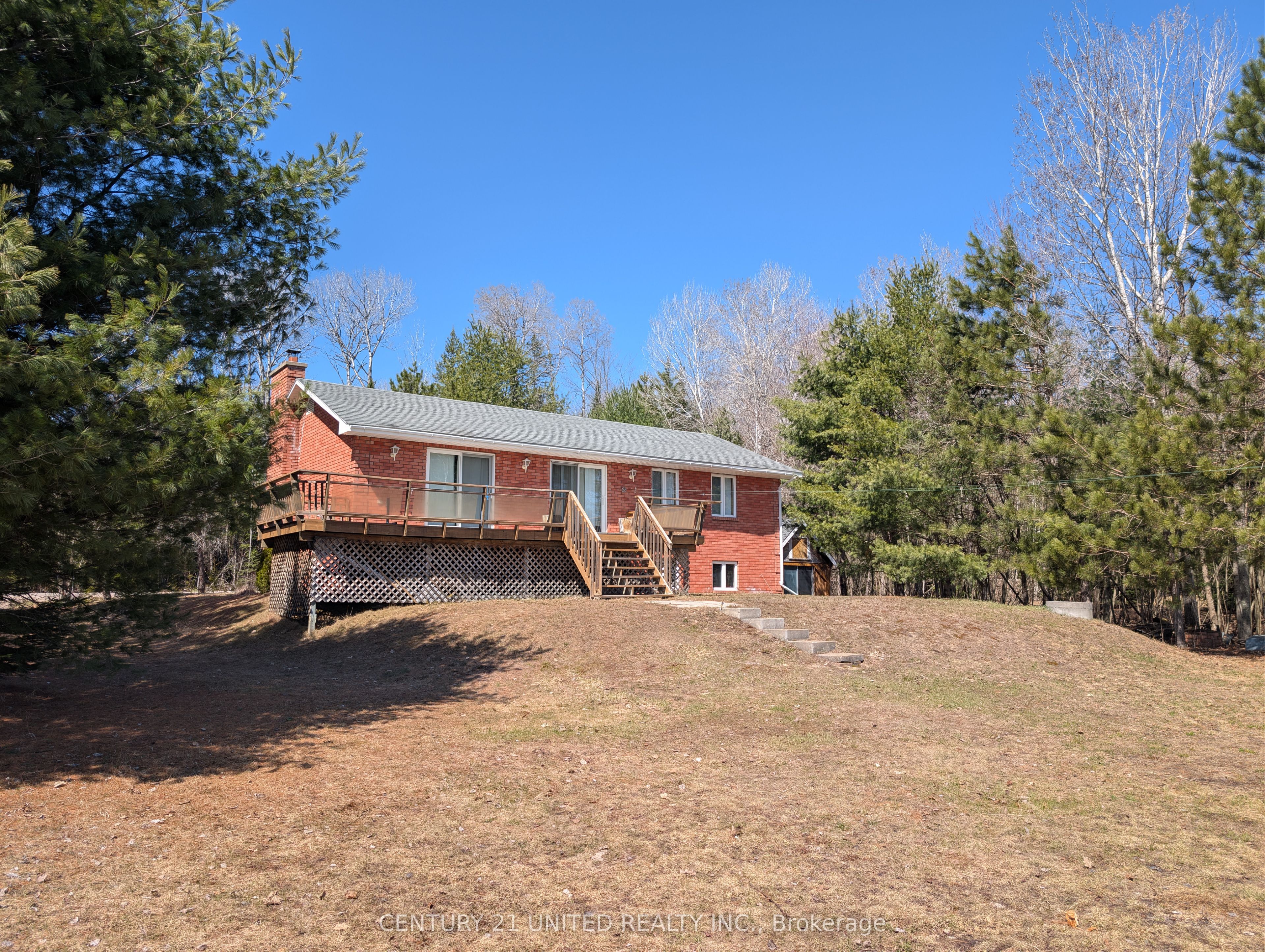 1012 Papineau Lake Road in Hastings Highlands, Ontario