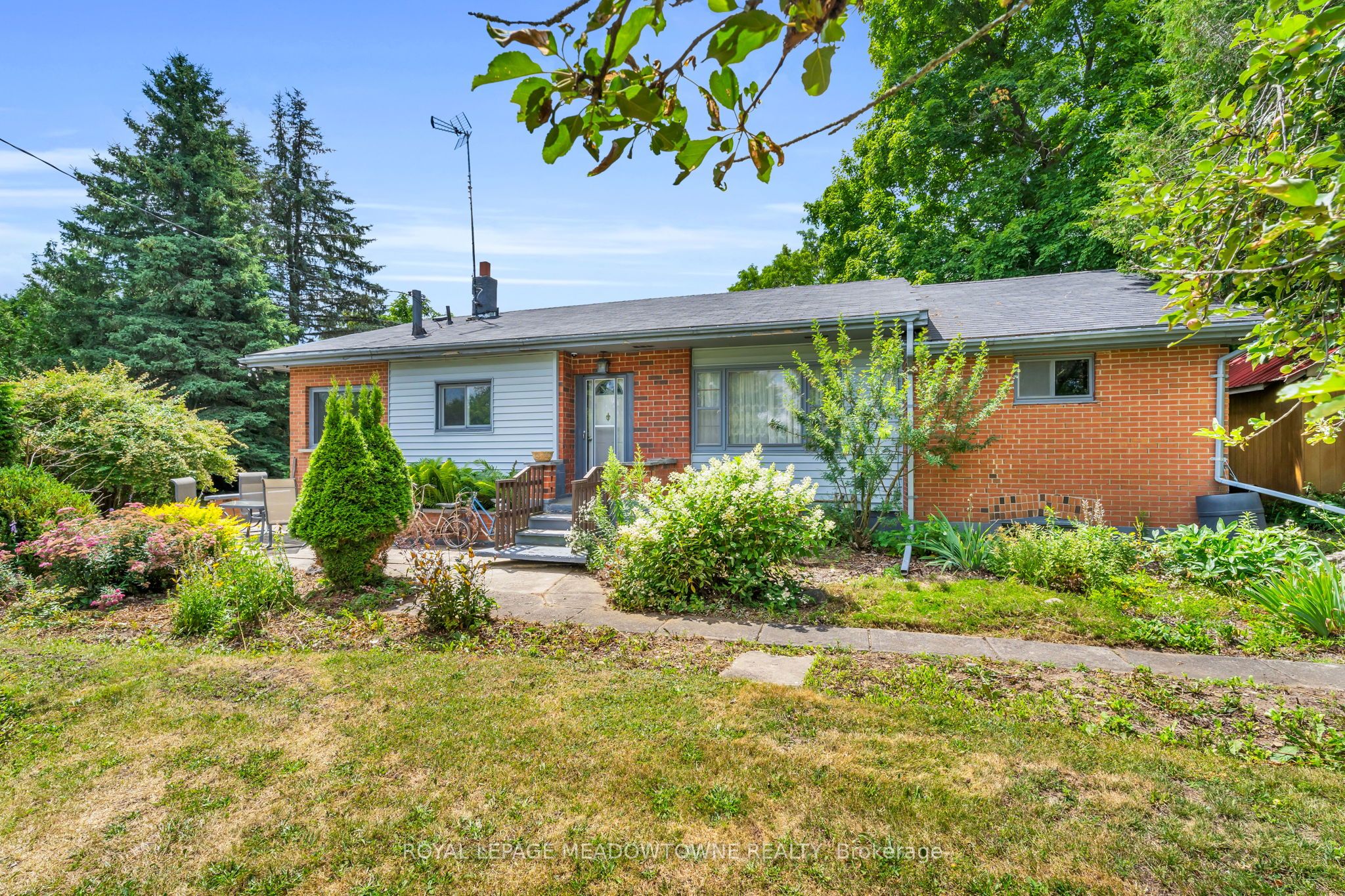 9483 Wellington Rd 124 in Erin, Ontario