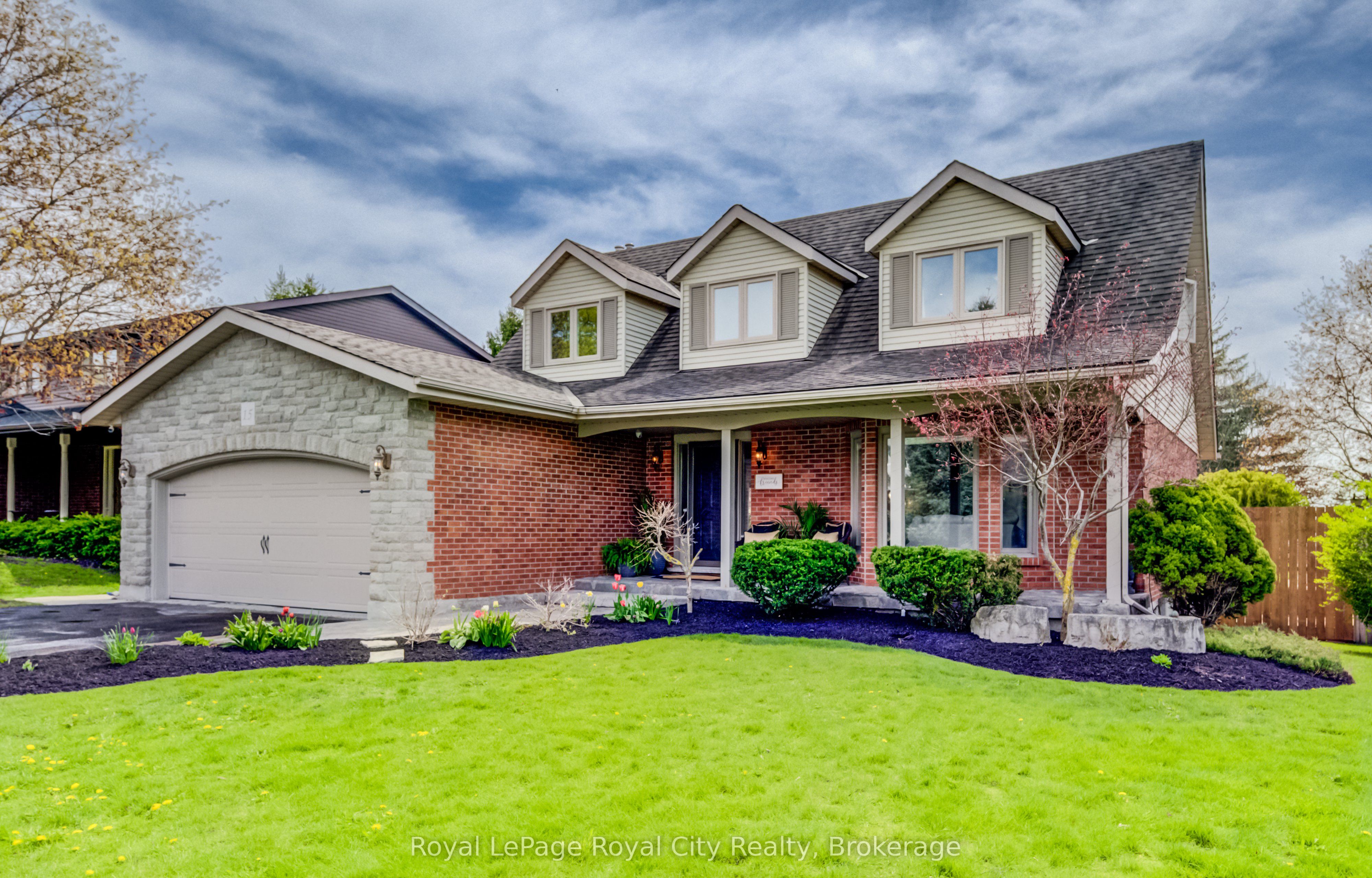 15 Joann Crescent in Centre Wellington, Ontario