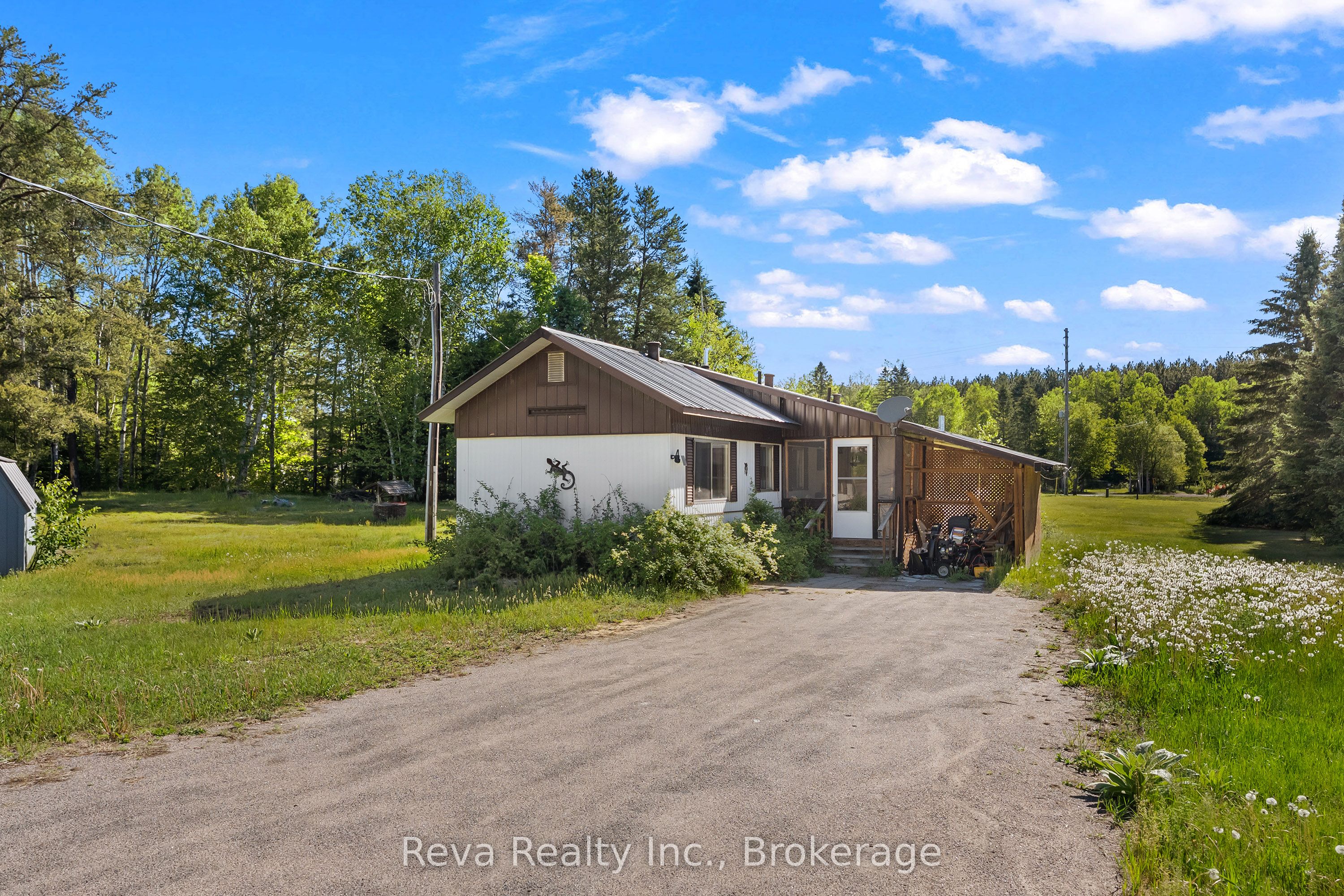 38 Boulter Lake Road in Hastings Highlands, Ontario