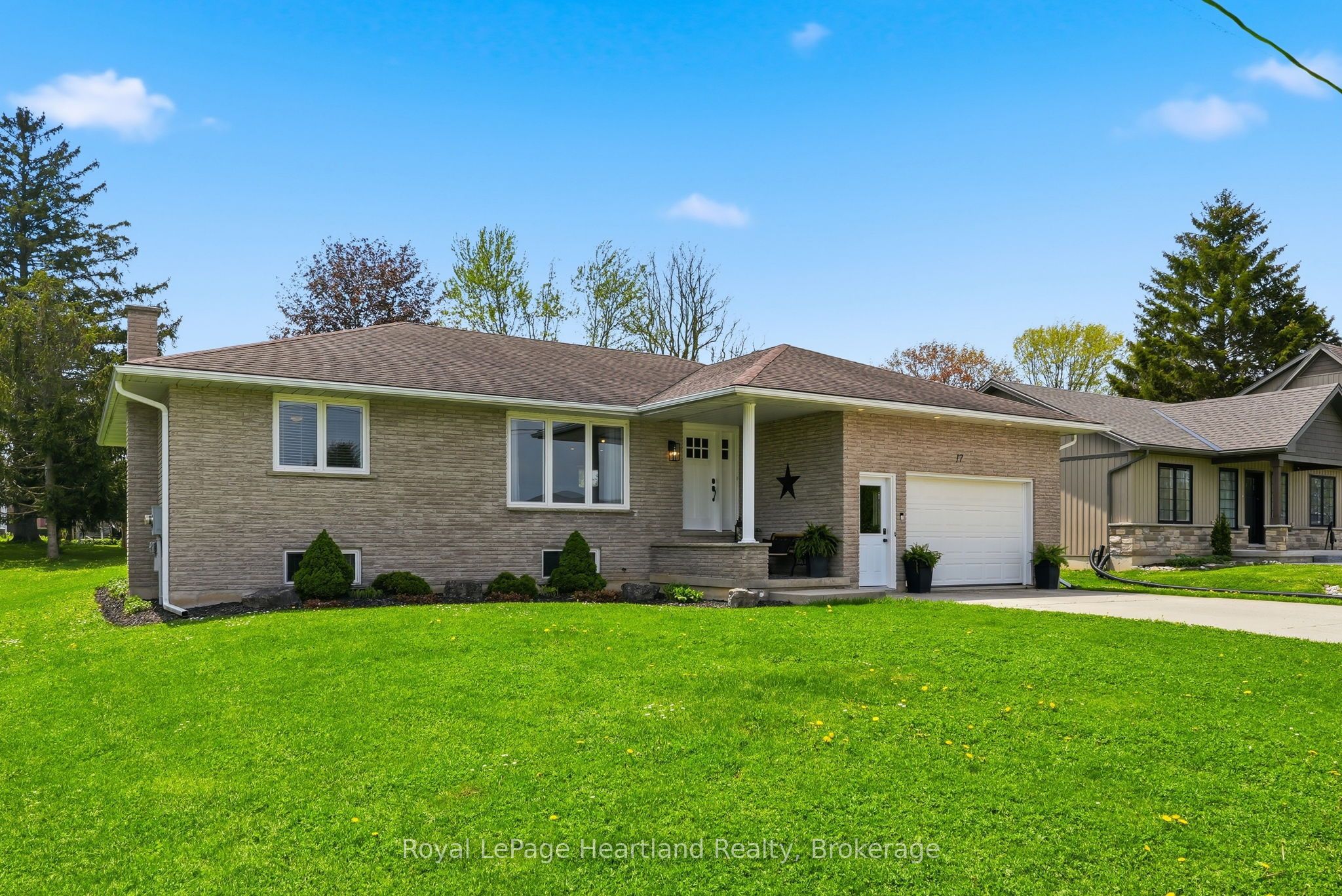17 Brown Street in Minto, Ontario
