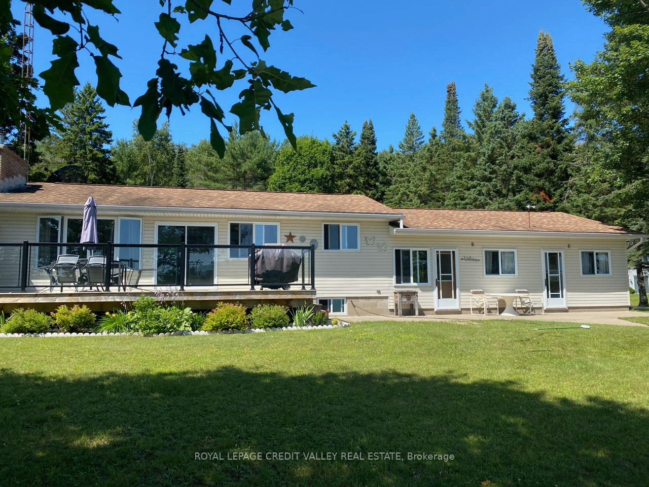 1627 North Baptiste Lake Road in Hastings Highlands, Ontario