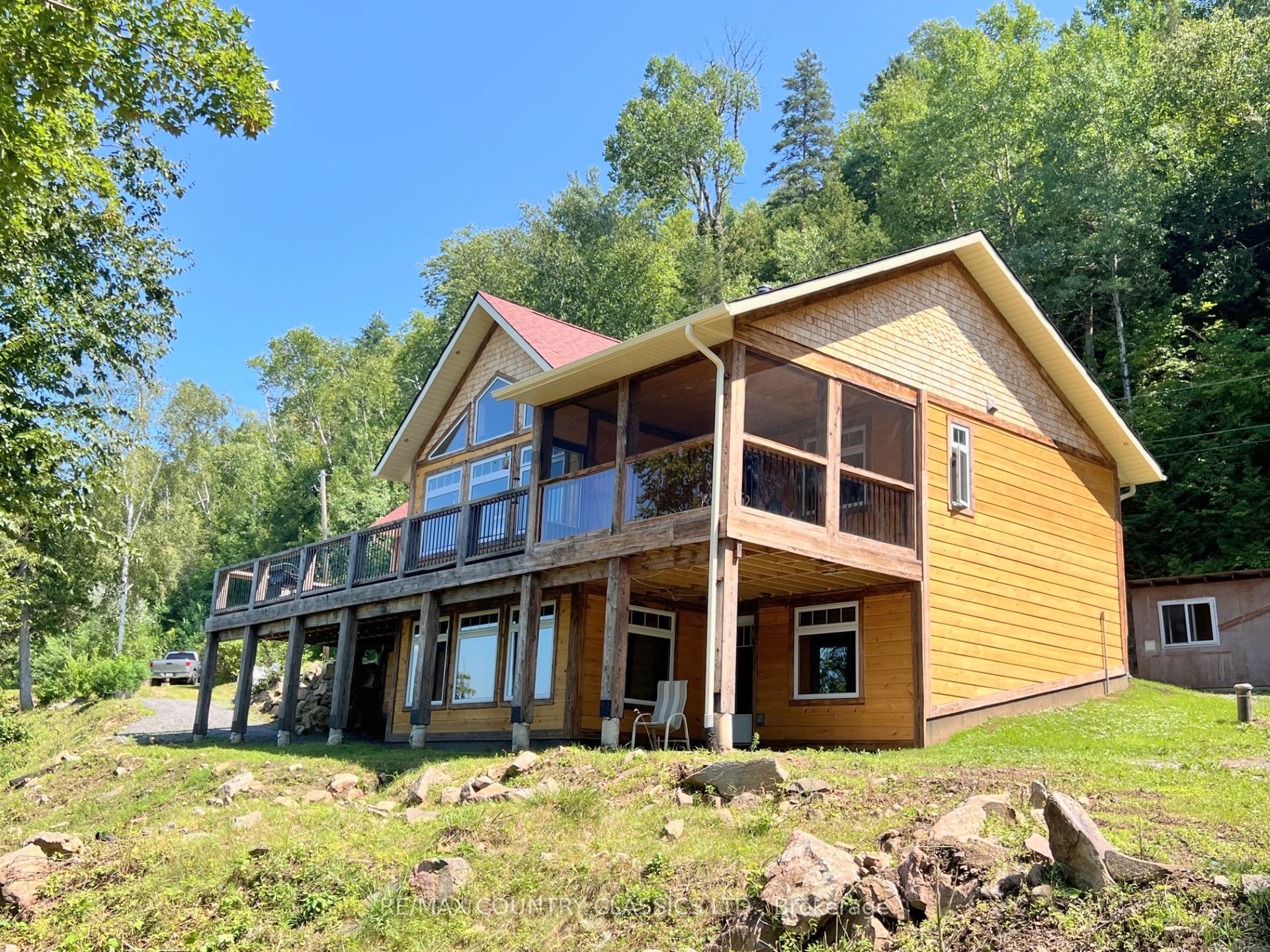 518 Duncan Lane in Hastings Highlands, Ontario