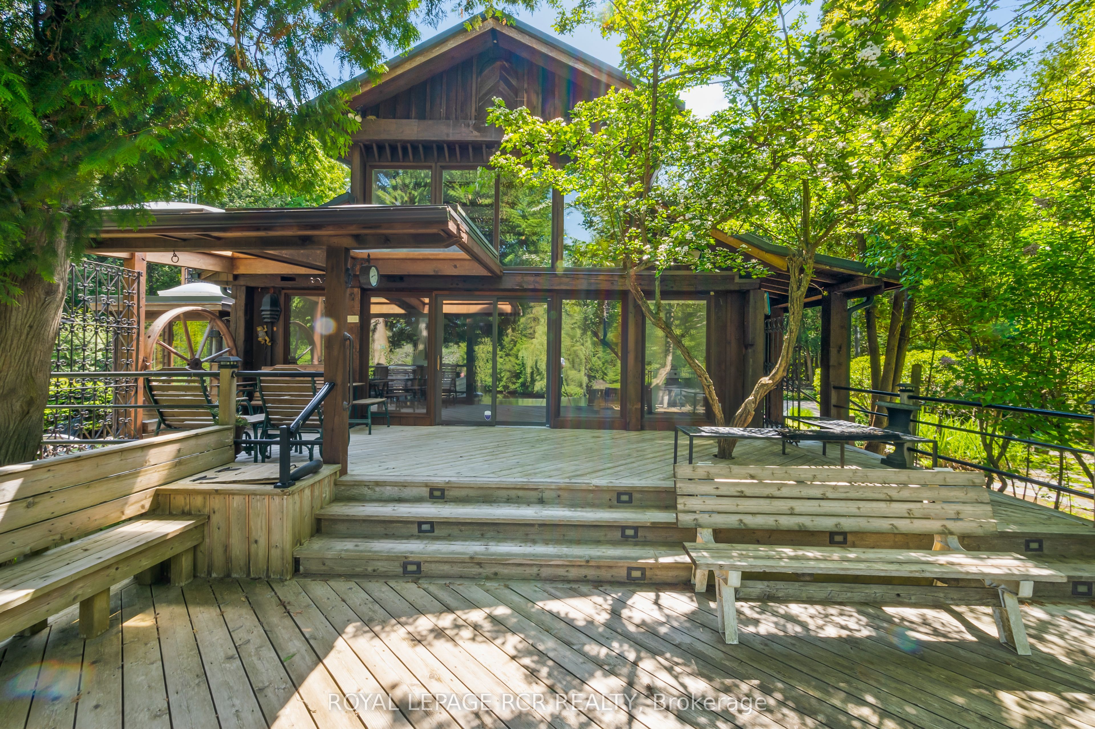 15 River Bluff Path in Guelph/Eramosa, Ontario