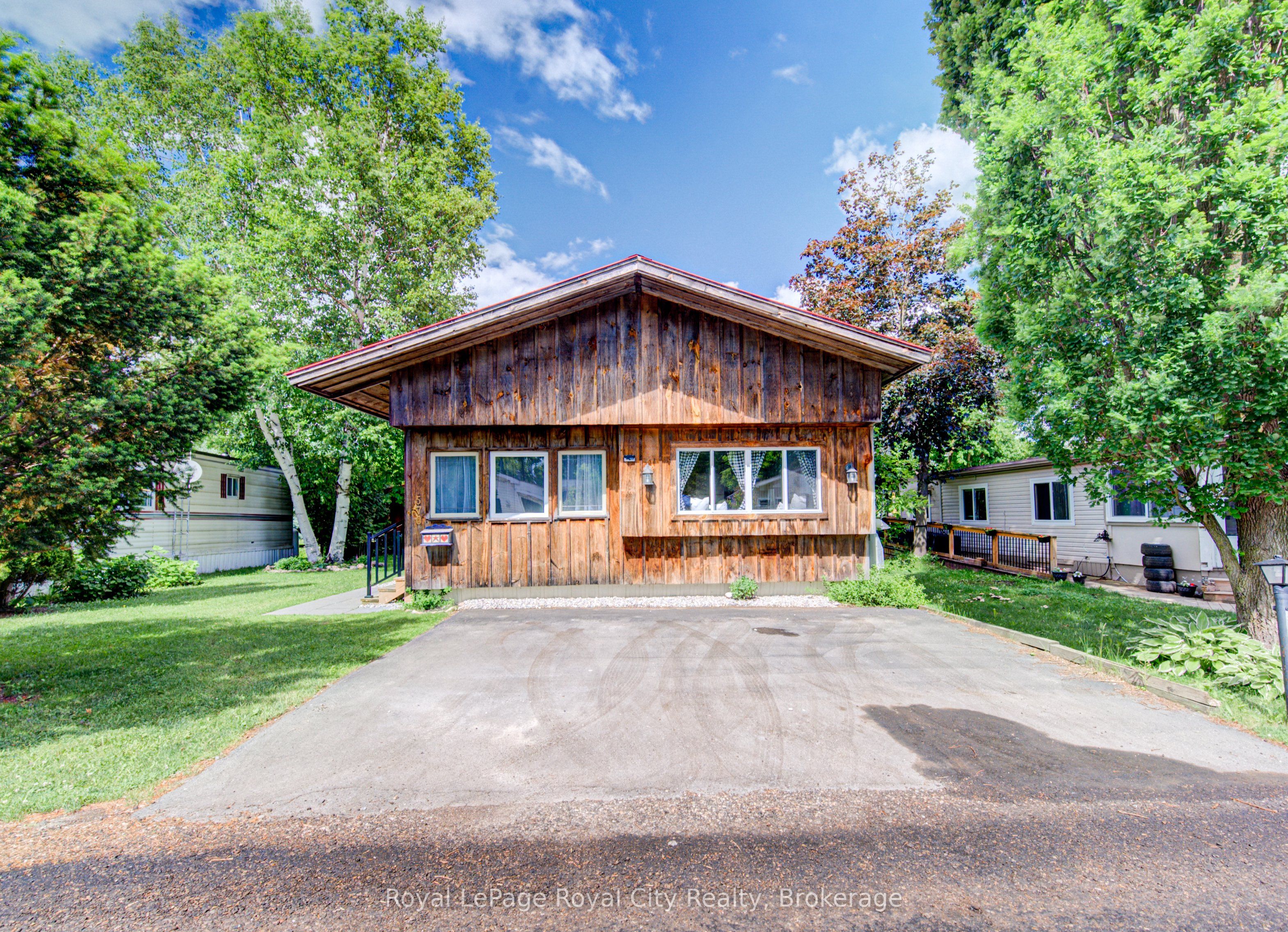 Leased Lot 570 Sumac Street in Centre Wellington, Ontario