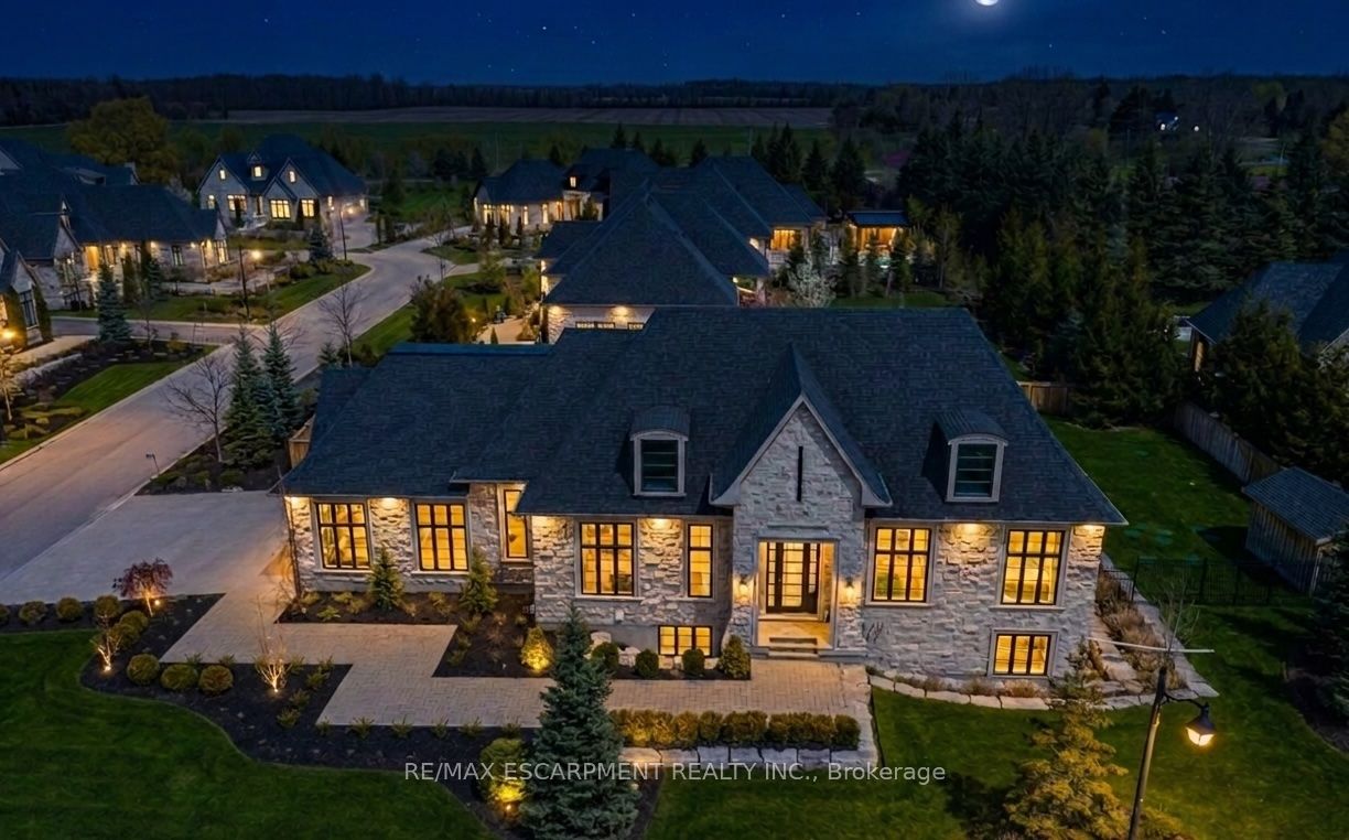 38 Visser Drive in Puslinch, Ontario