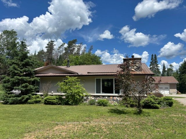 5794 Highway 620 in Wollaston, Ontario