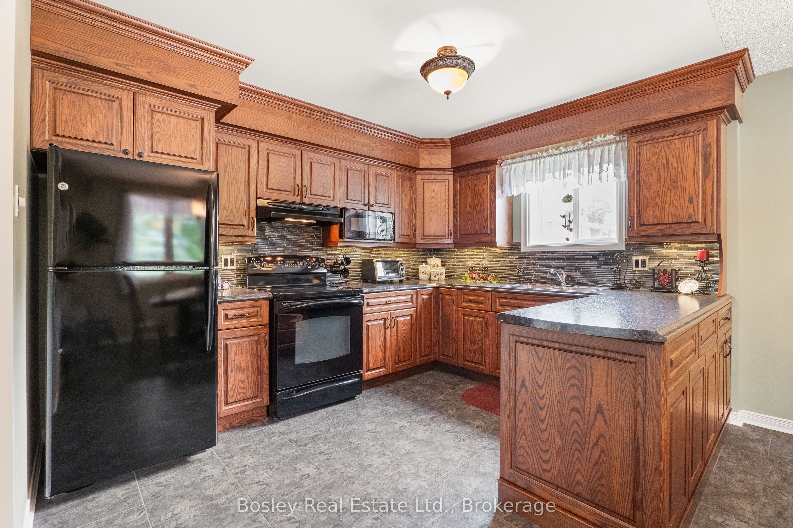 440 Durham Street in Wellington North, Ontario