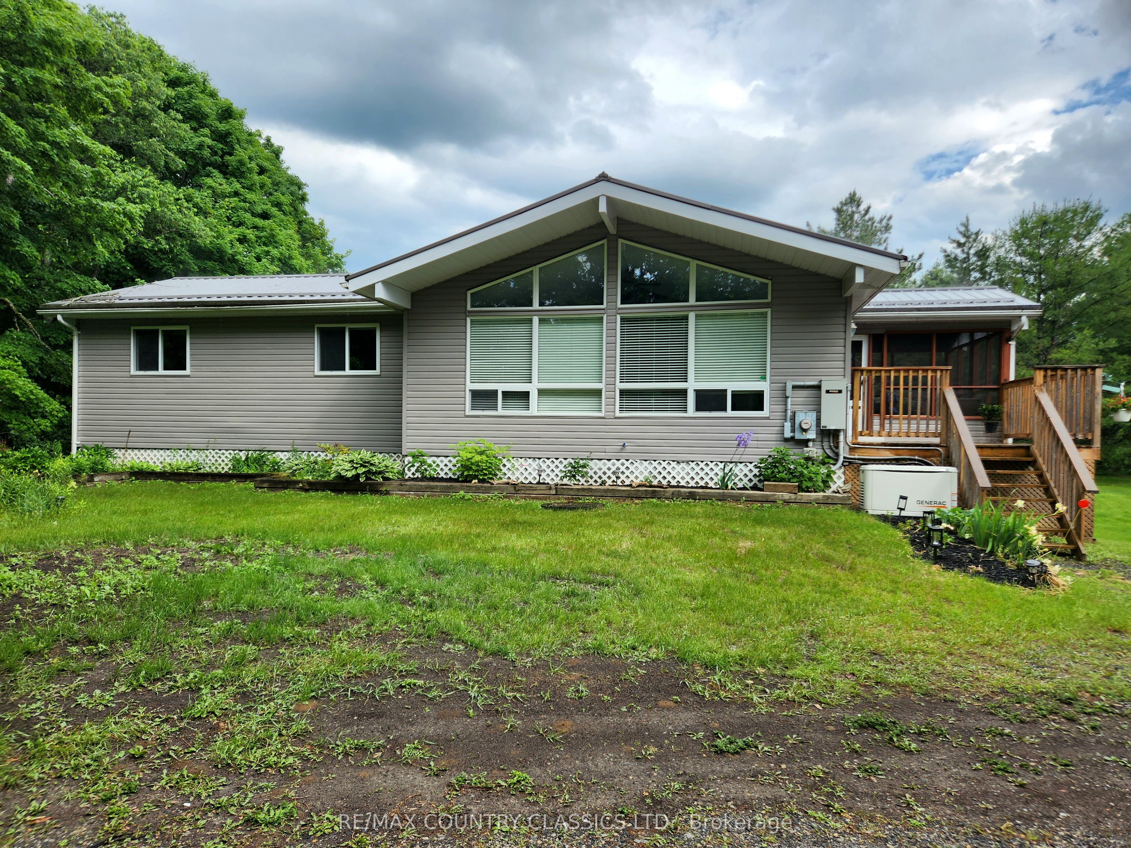 1930 Weslemkoon Lk Road in Tudor and Cashel, Ontario