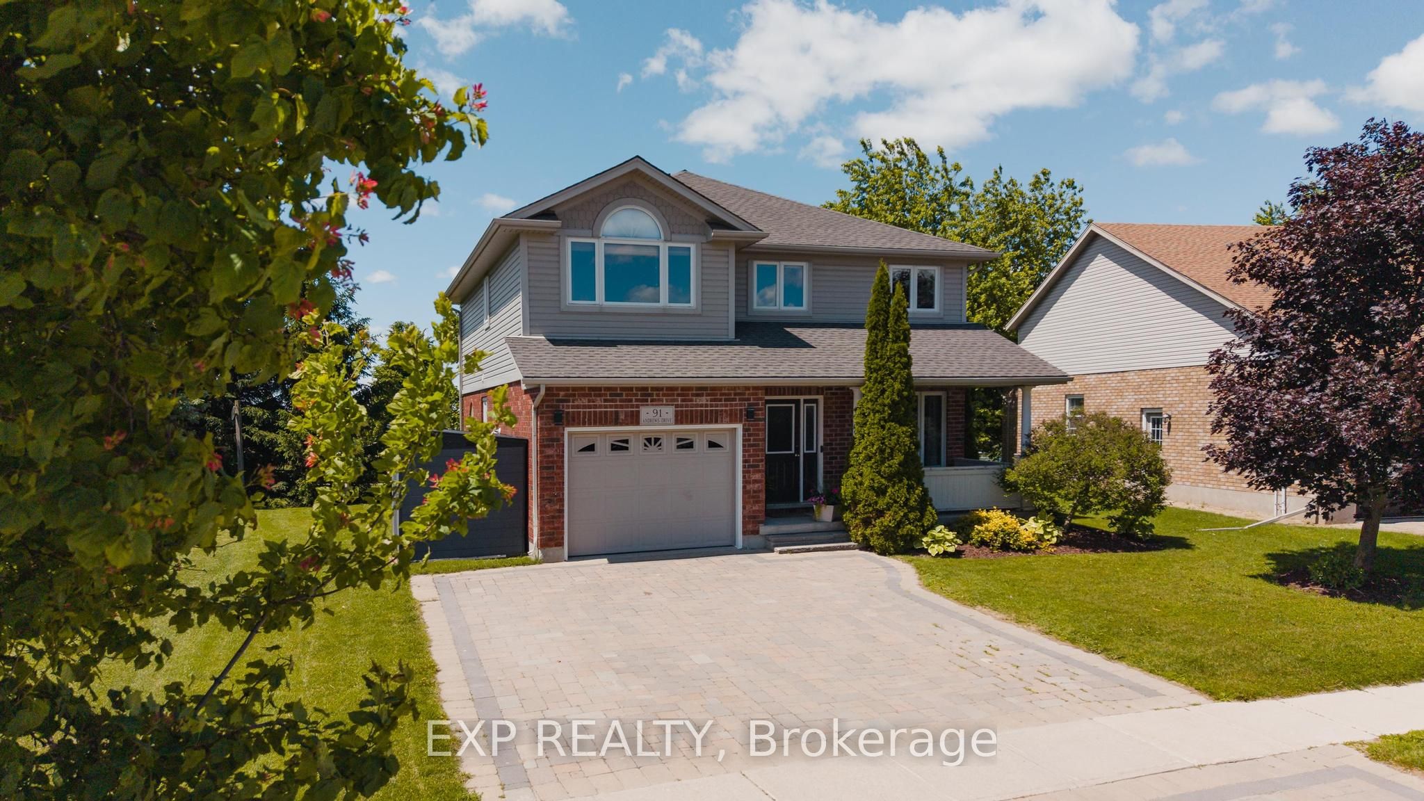 91 Andrews Drive in Mapleton, Ontario