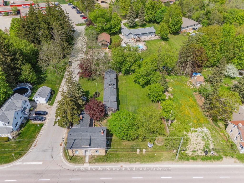 52 Brock Road in Puslinch, Ontario