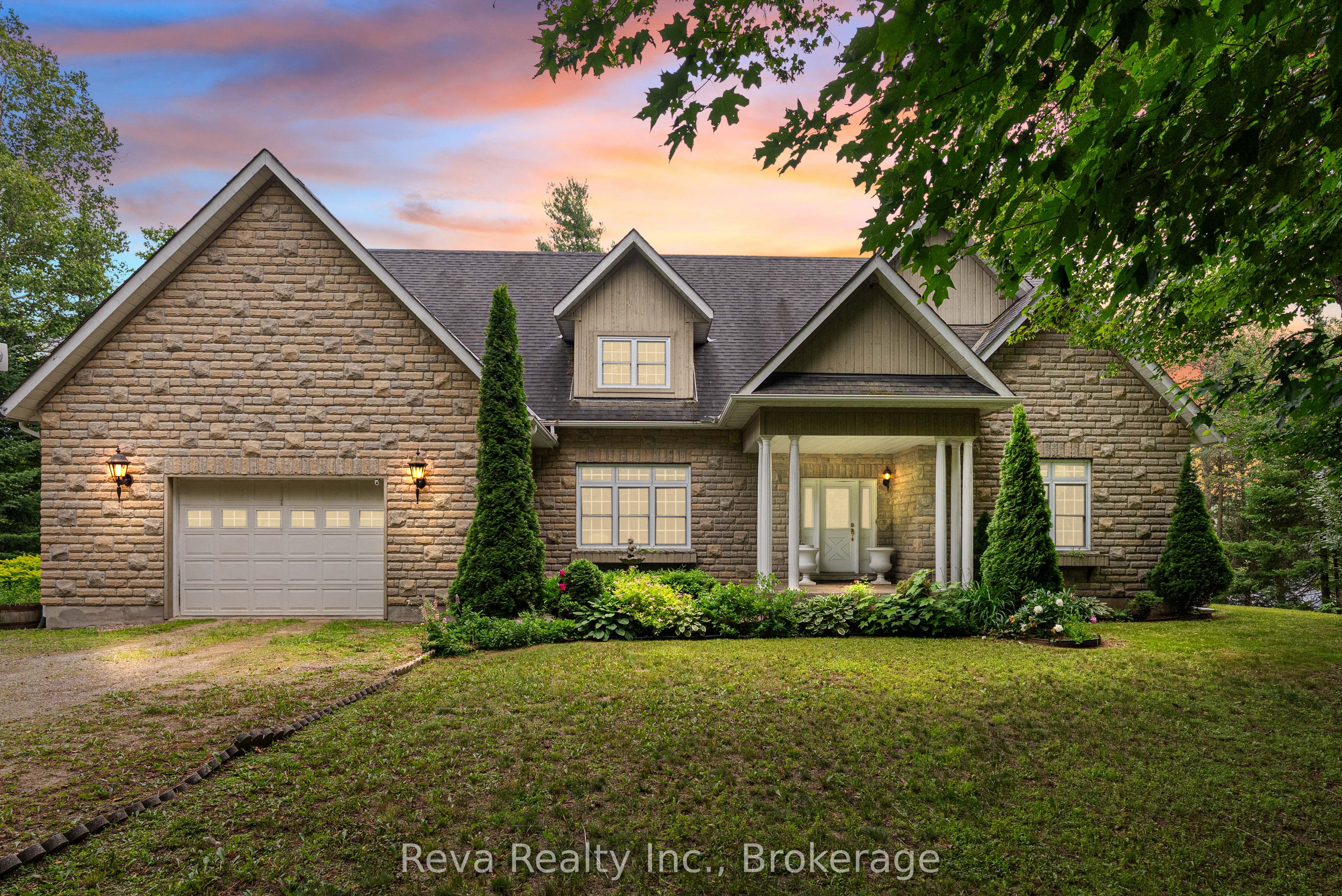 464 Mooney Road in Hastings Highlands, Ontario