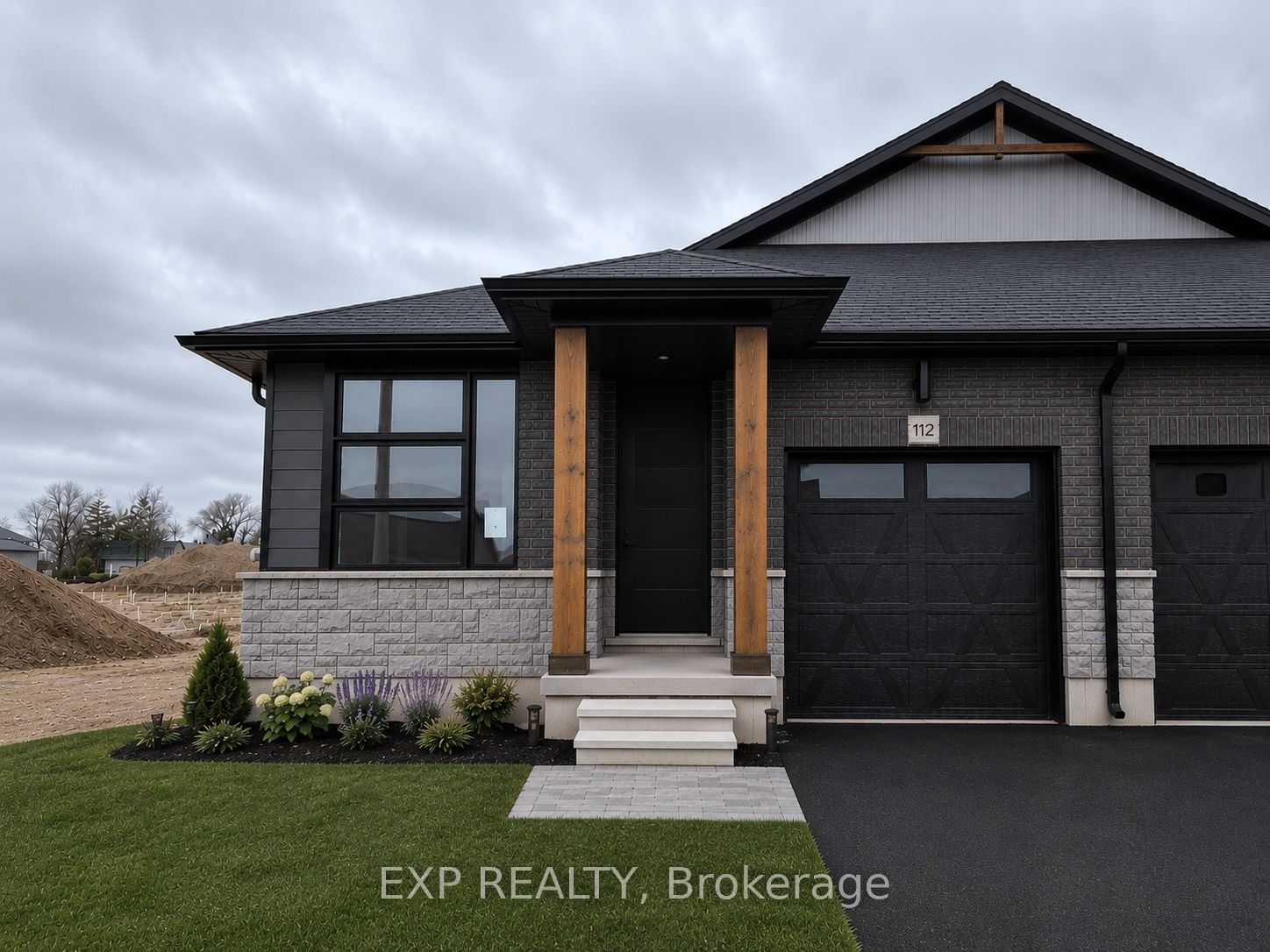 112 THACKERAY Way in Minto, Ontario