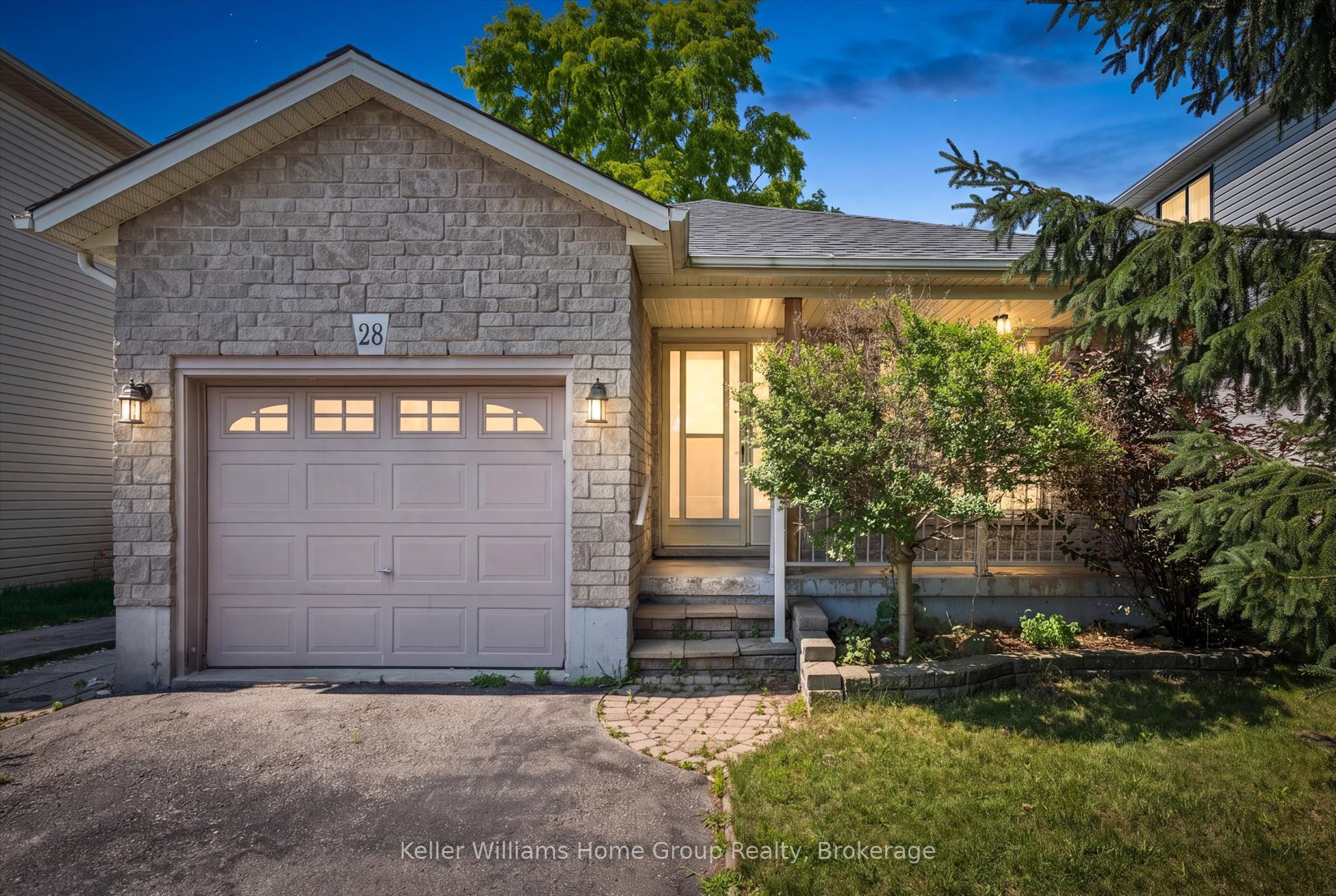 28 Peglar Crescent in Centre Wellington, Ontario