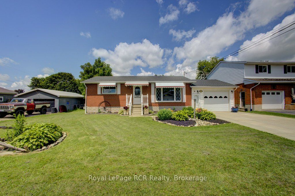 280 Domville Street in Wellington North, Ontario