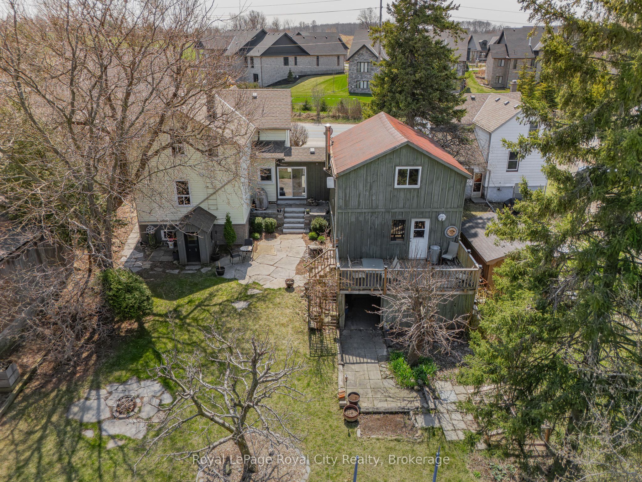 73 Queen Street in Puslinch, Ontario