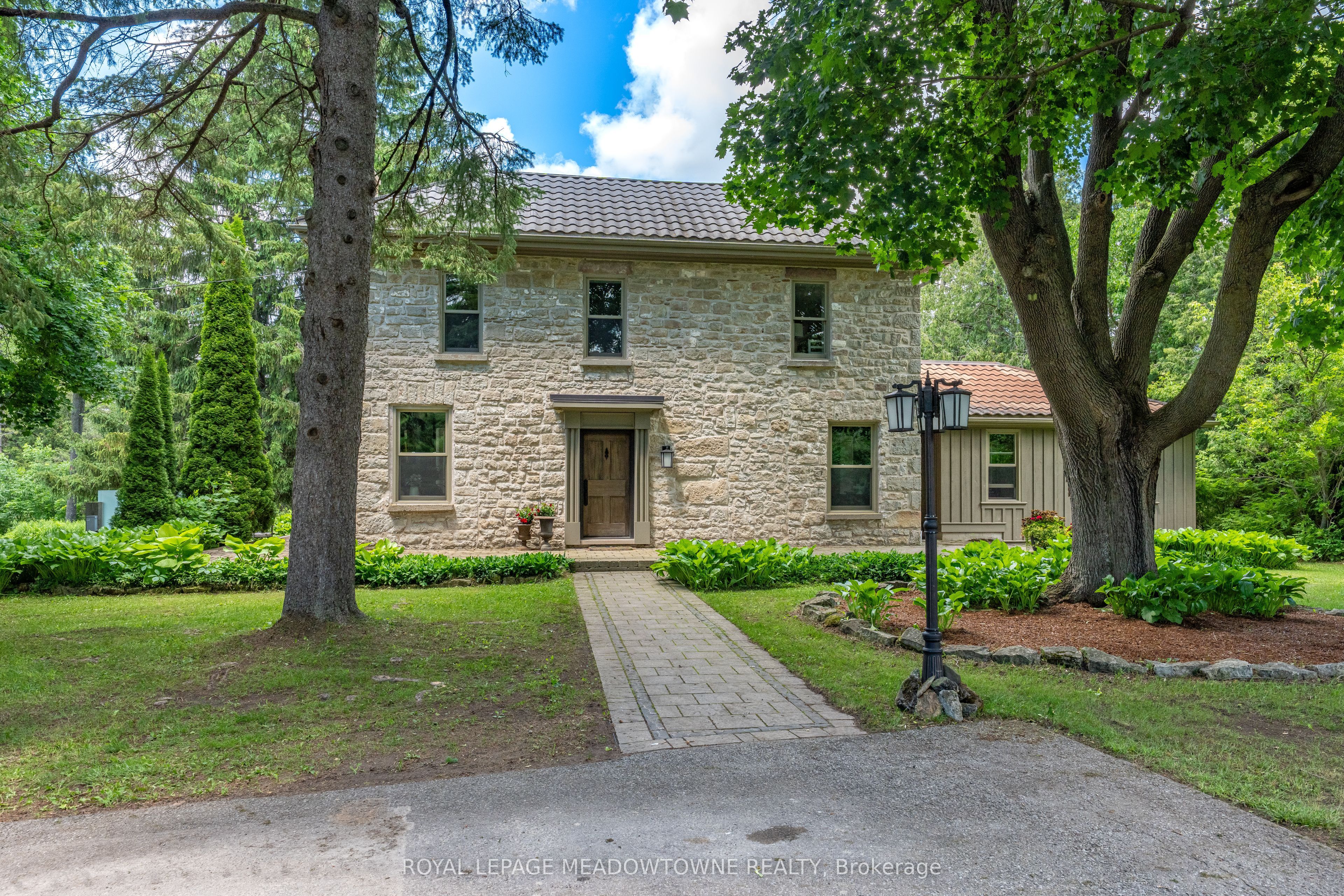 5405 Wellington Rd 52 in Erin, Ontario