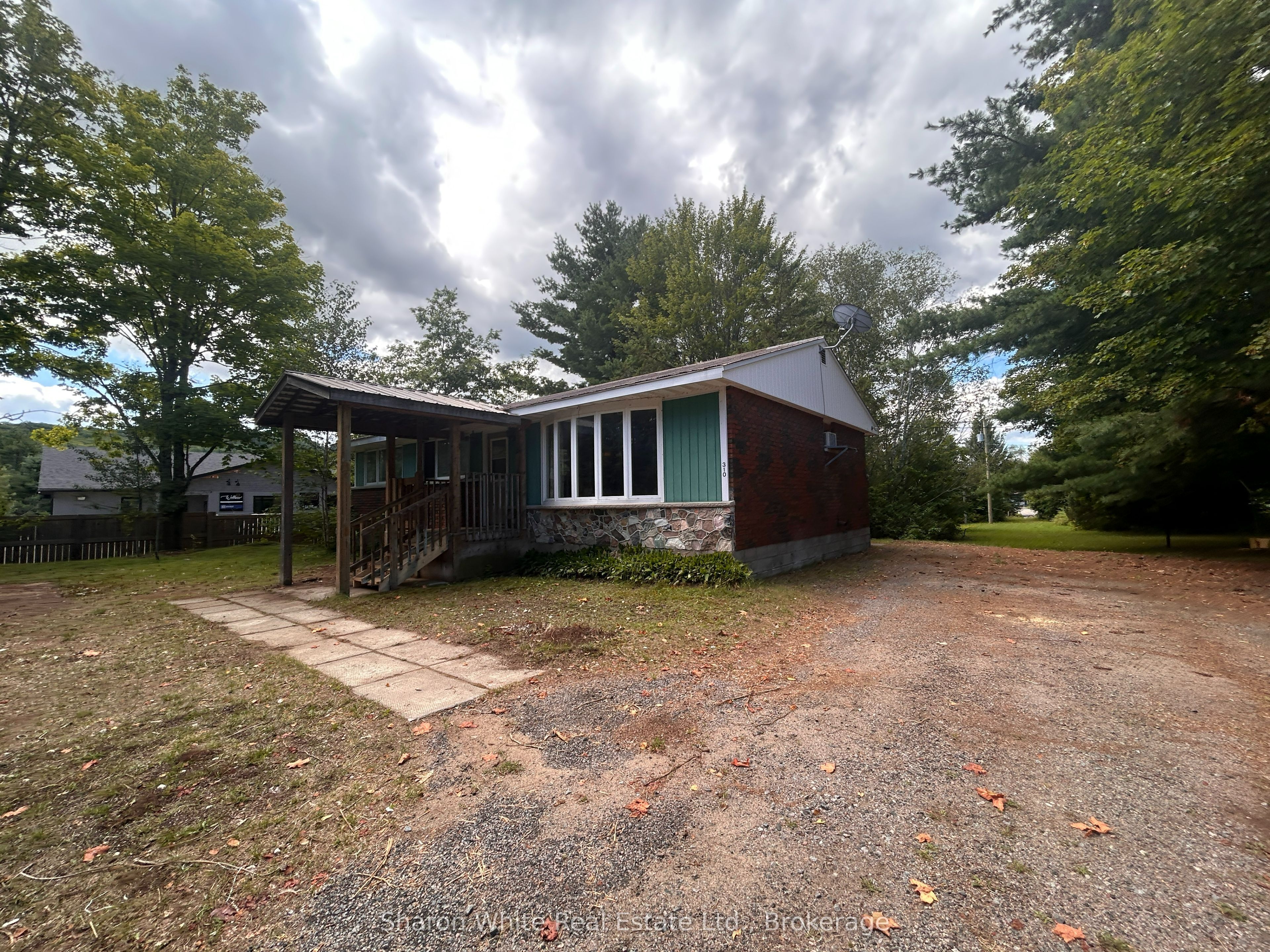 310 Hastings Street in Bancroft, Ontario