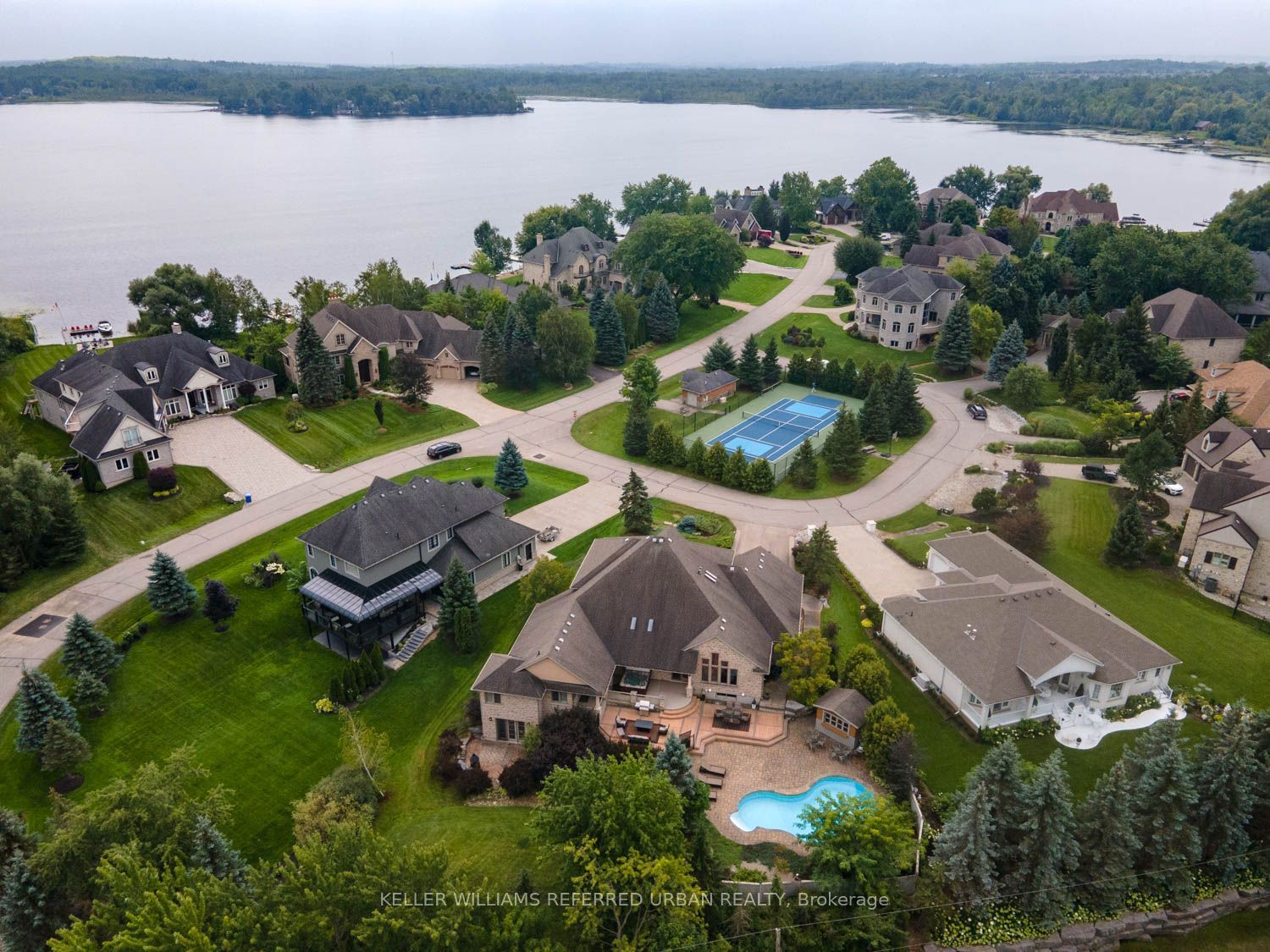 16 Seifert Court in Puslinch, Ontario