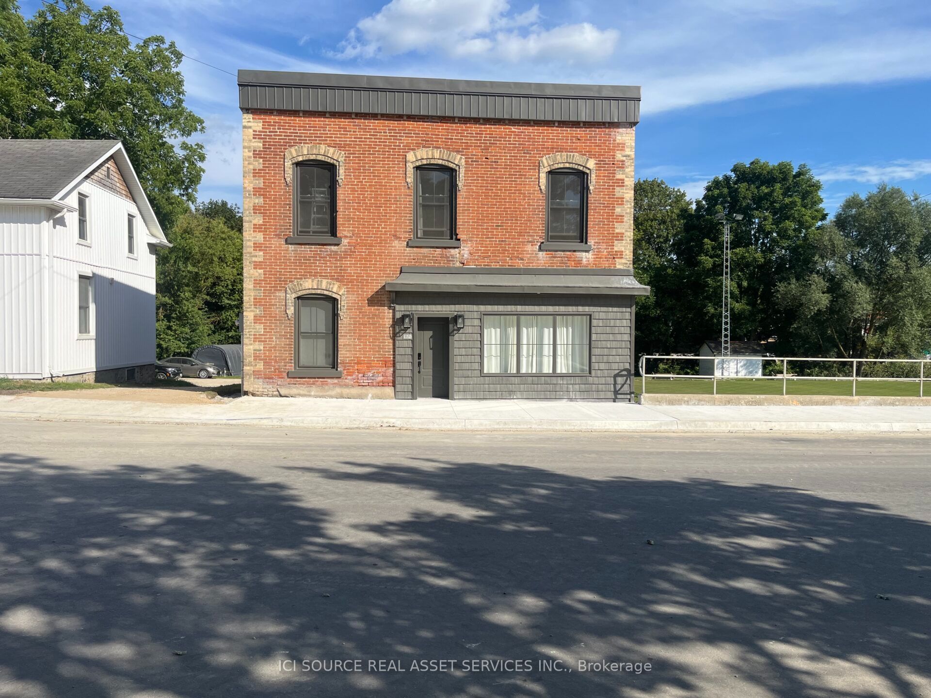 27 Arthur Street in Minto, Ontario