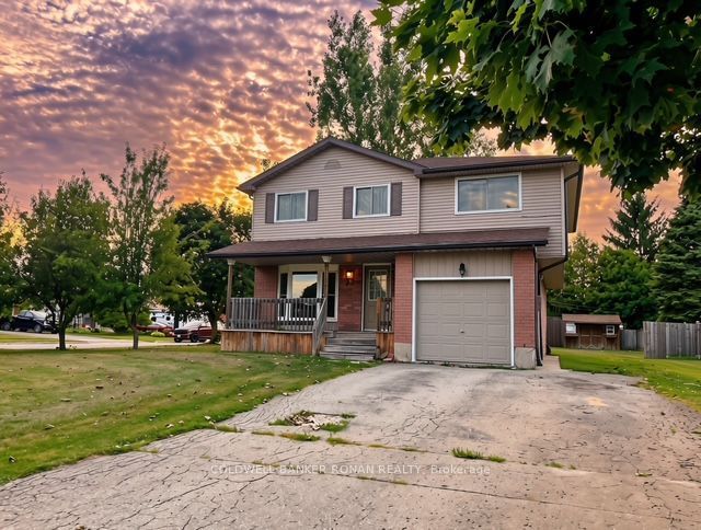 56 Edward Street in Mapleton, Ontario