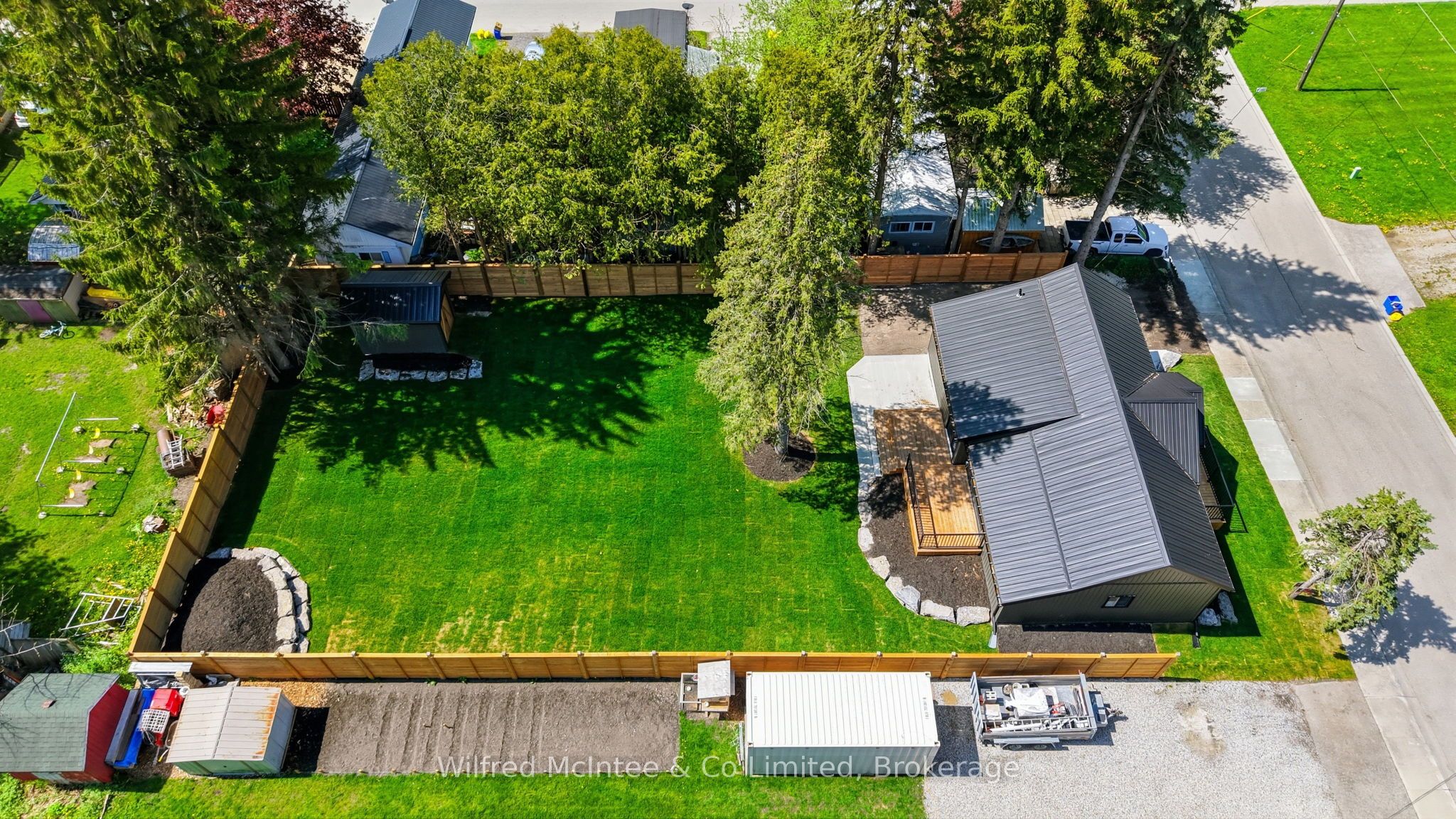 550 Wellington Street in Minto, Ontario
