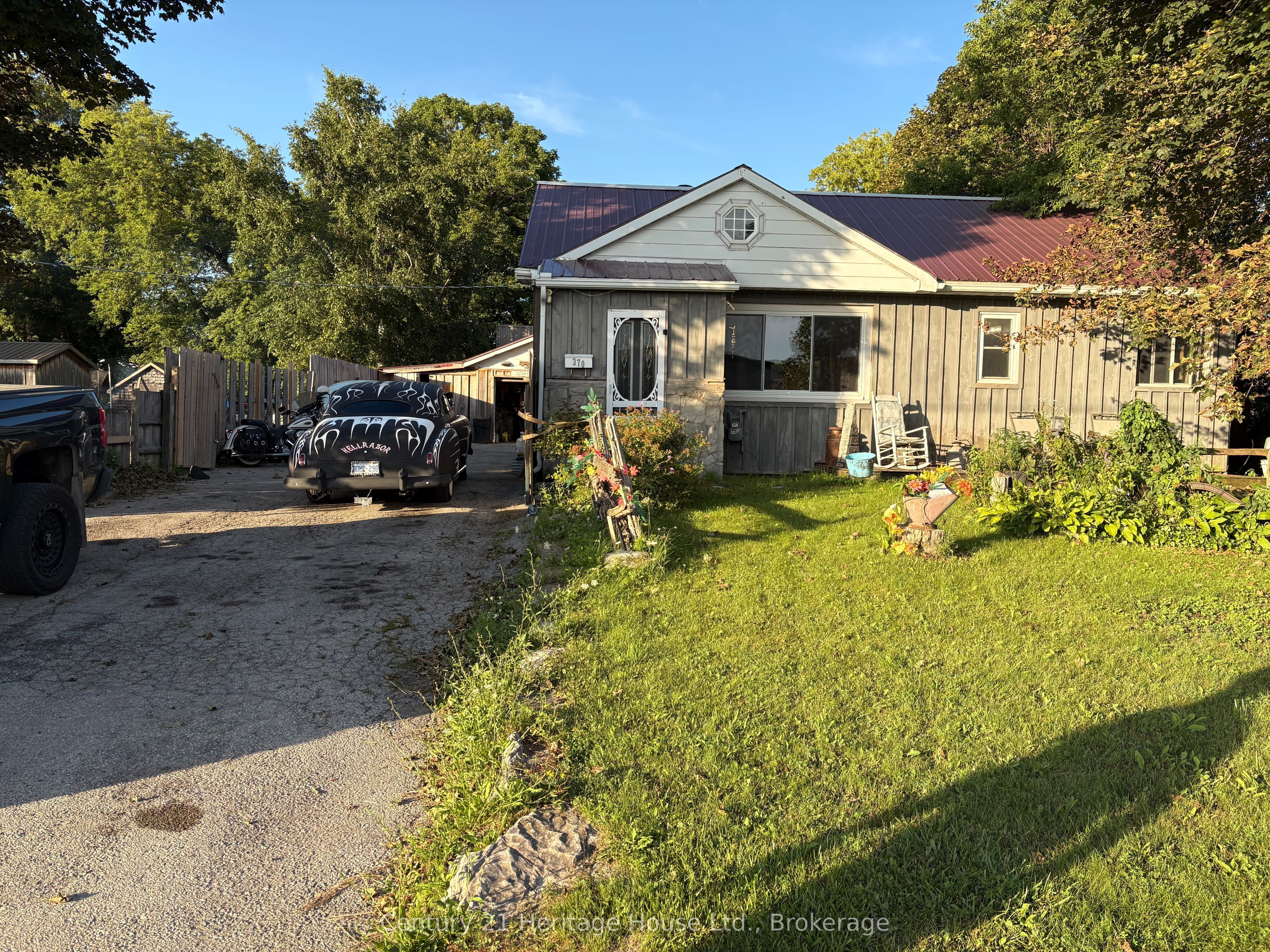 370 Foster Street in Wellington North, Ontario