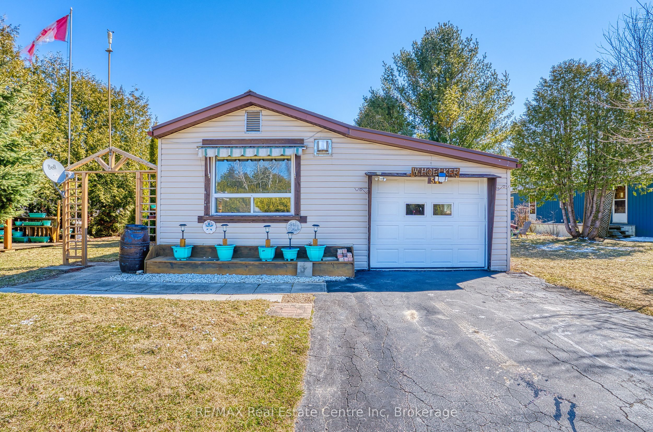 54 First Avenue in Wellington North, Ontario