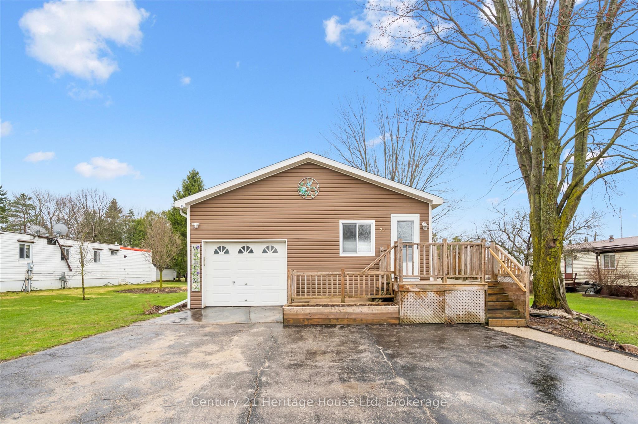 25 Fourth Avenue in Wellington North, Ontario