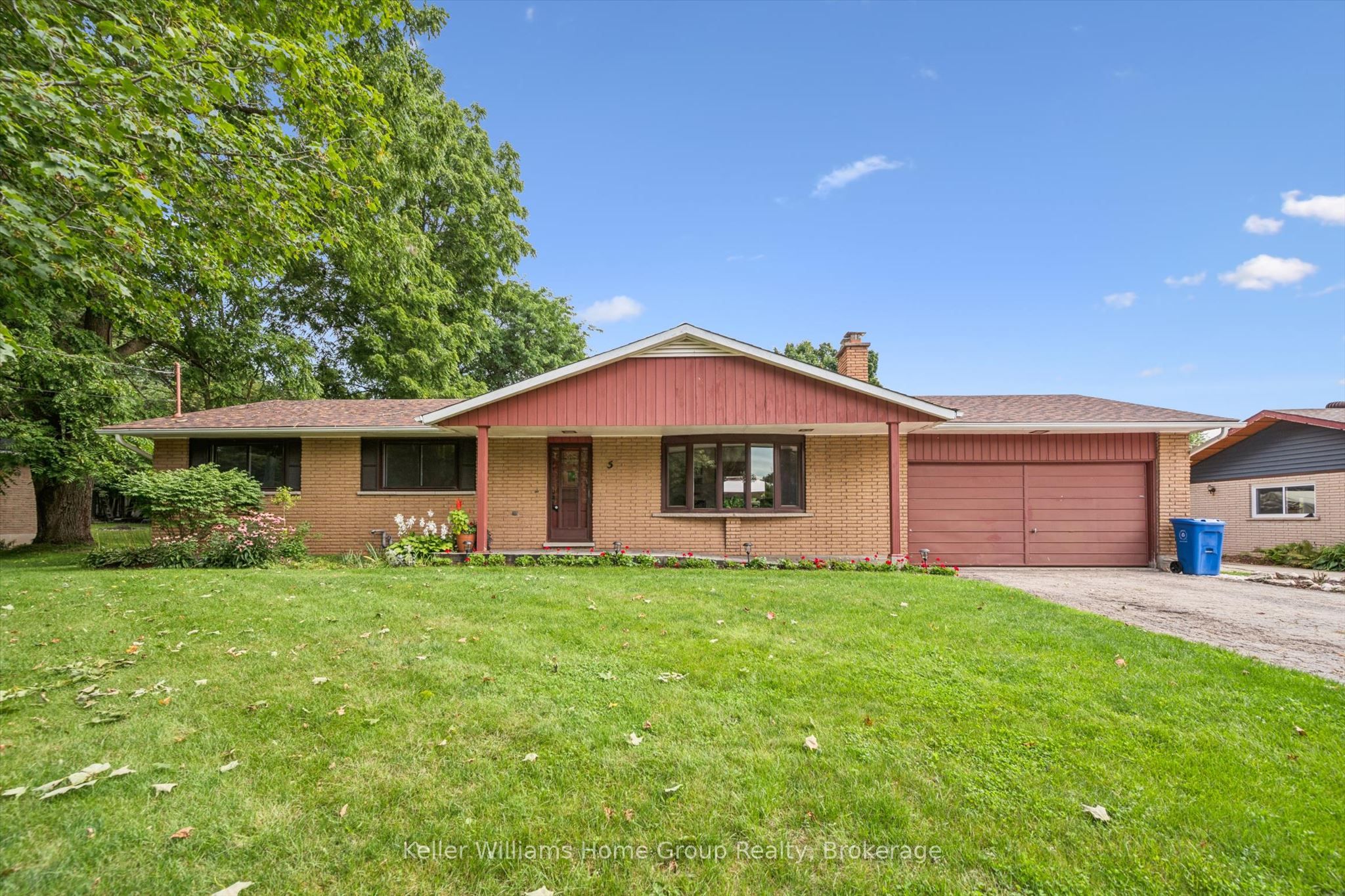 5 Cuthbert Street in Centre Wellington, Ontario