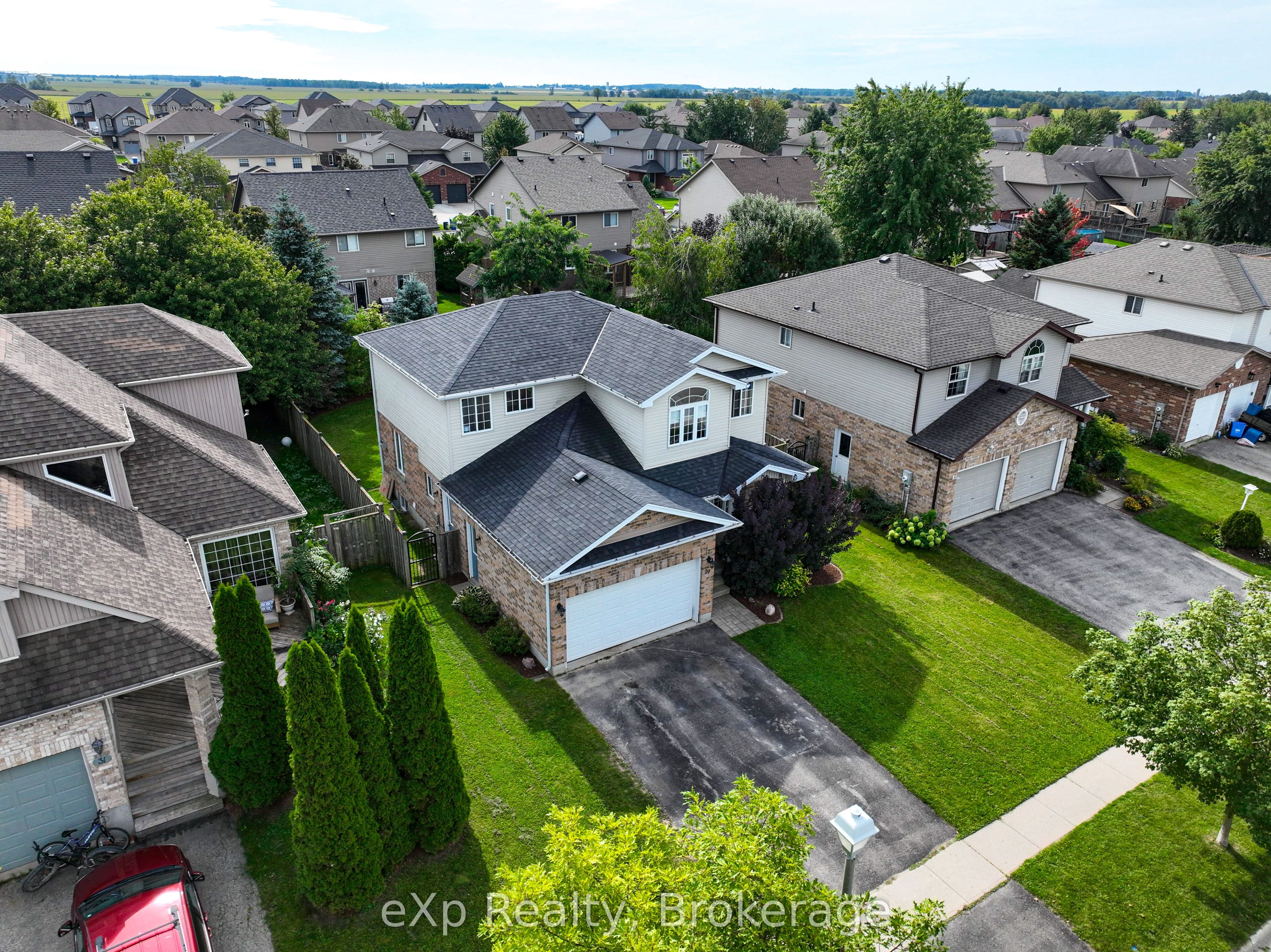 29 Maple Street in Mapleton, Ontario