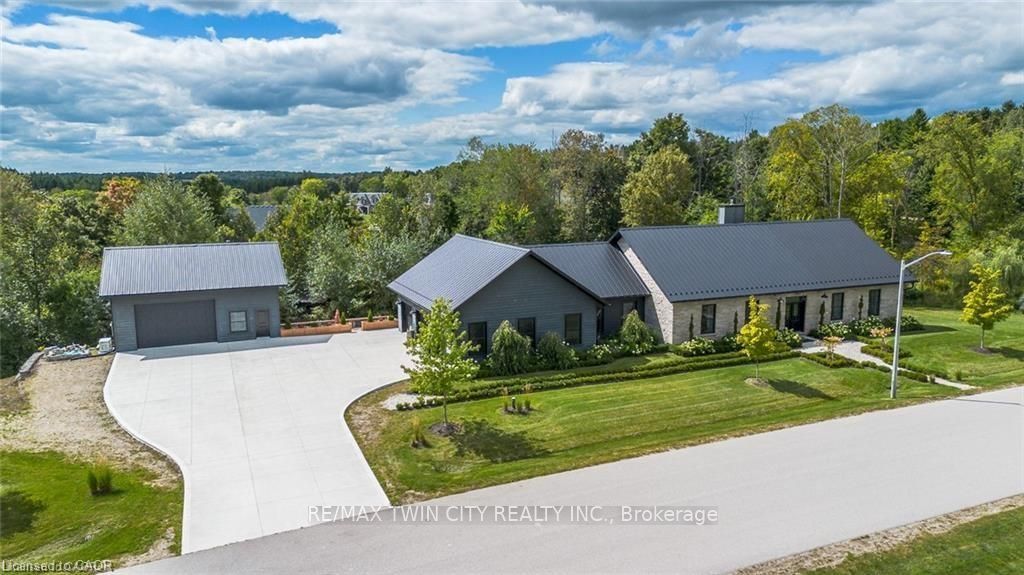 141 Ruth Anne Place in Mapleton, Ontario