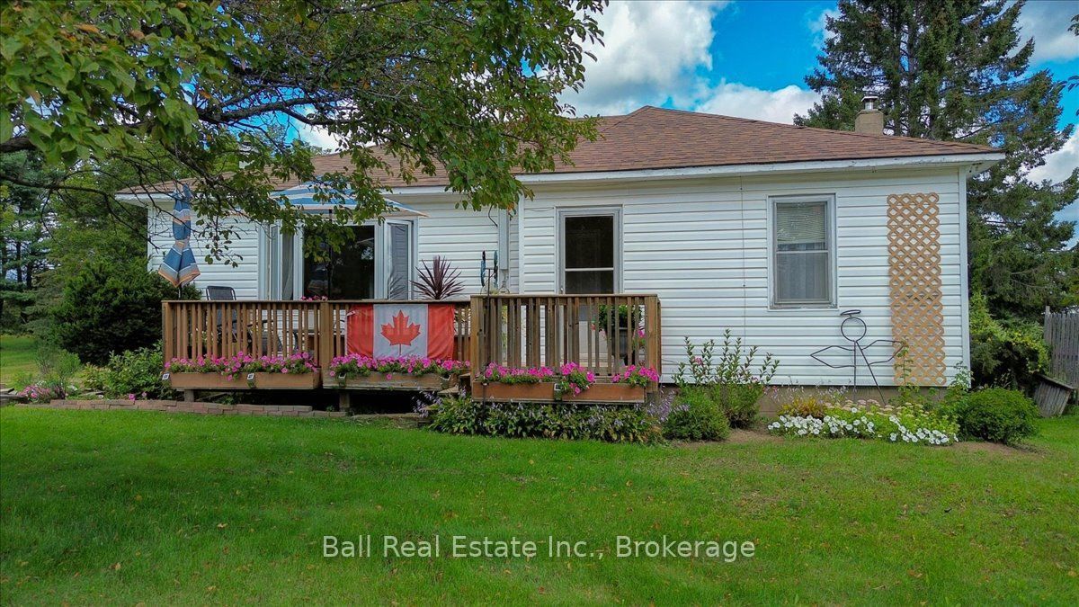 5608 County Road 620 Road in Wollaston, Ontario