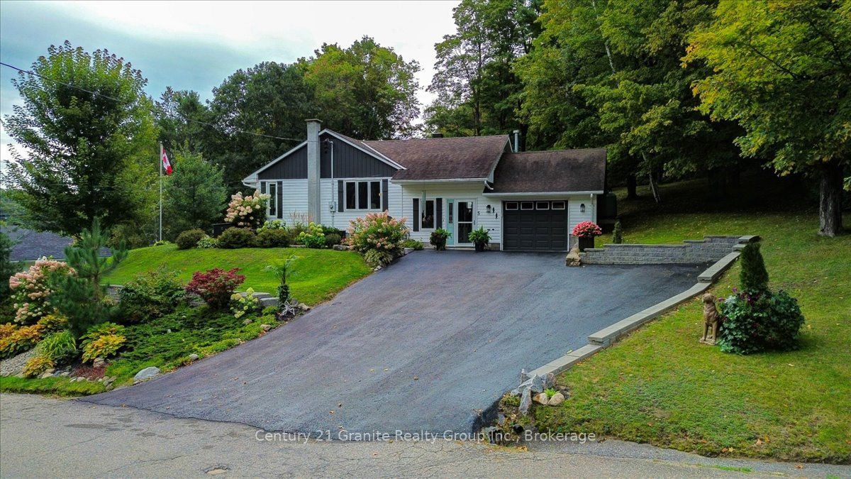 5 Forest Hill Road in Bancroft, Ontario
