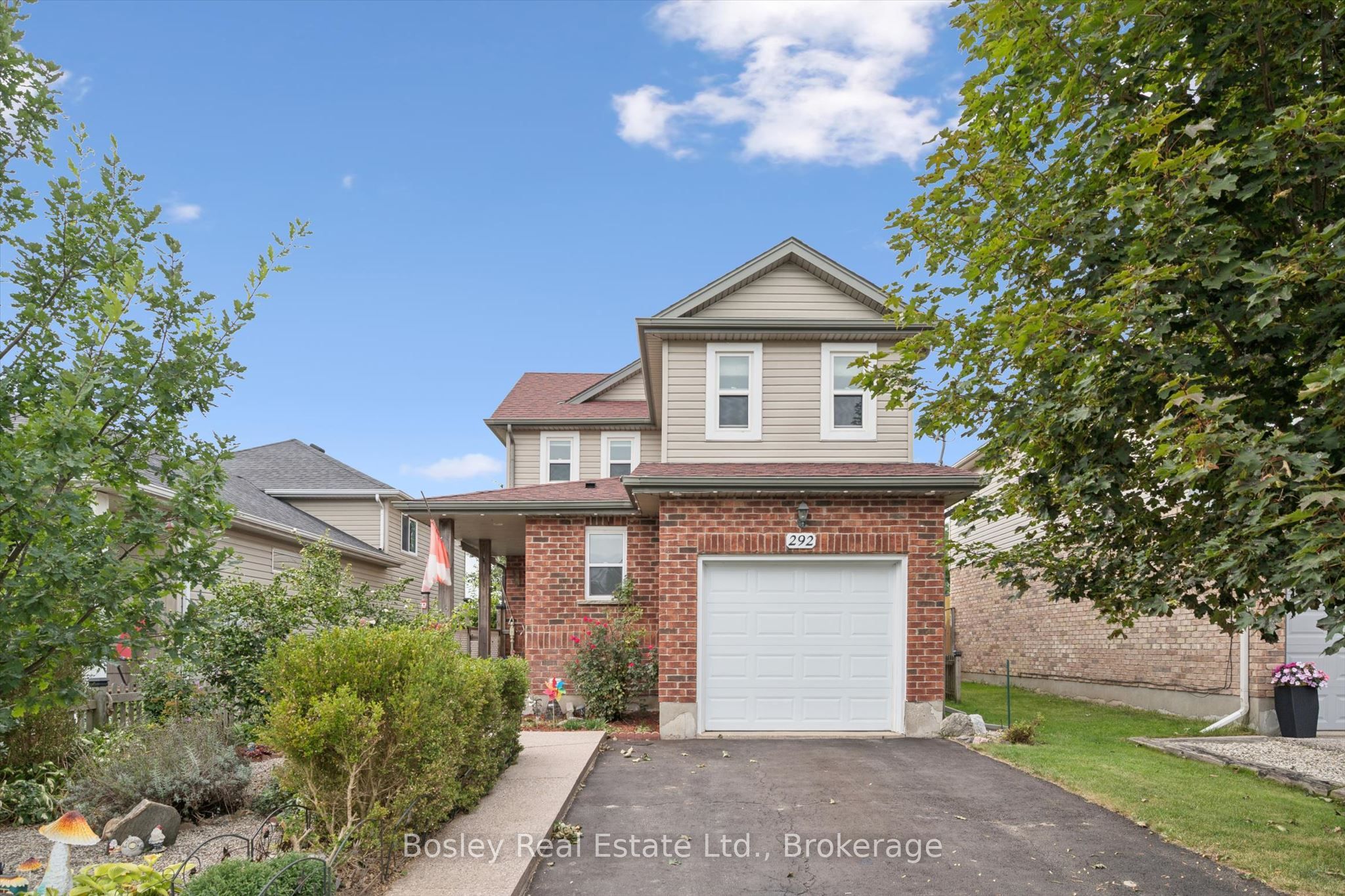 292 Millburn Boulevard in Centre Wellington, Ontario