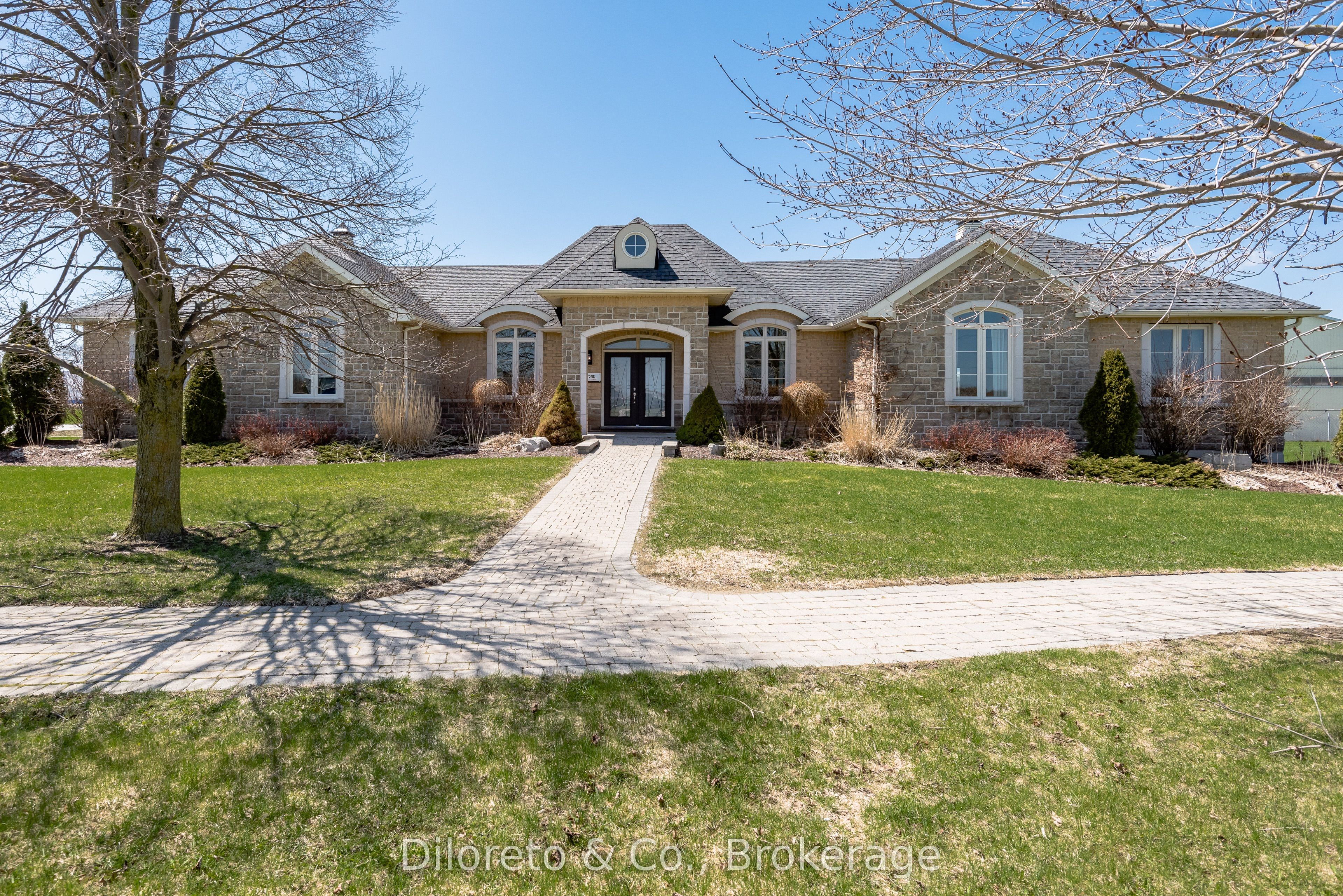 7307 Sideroad 5 in Wellington North, Ontario