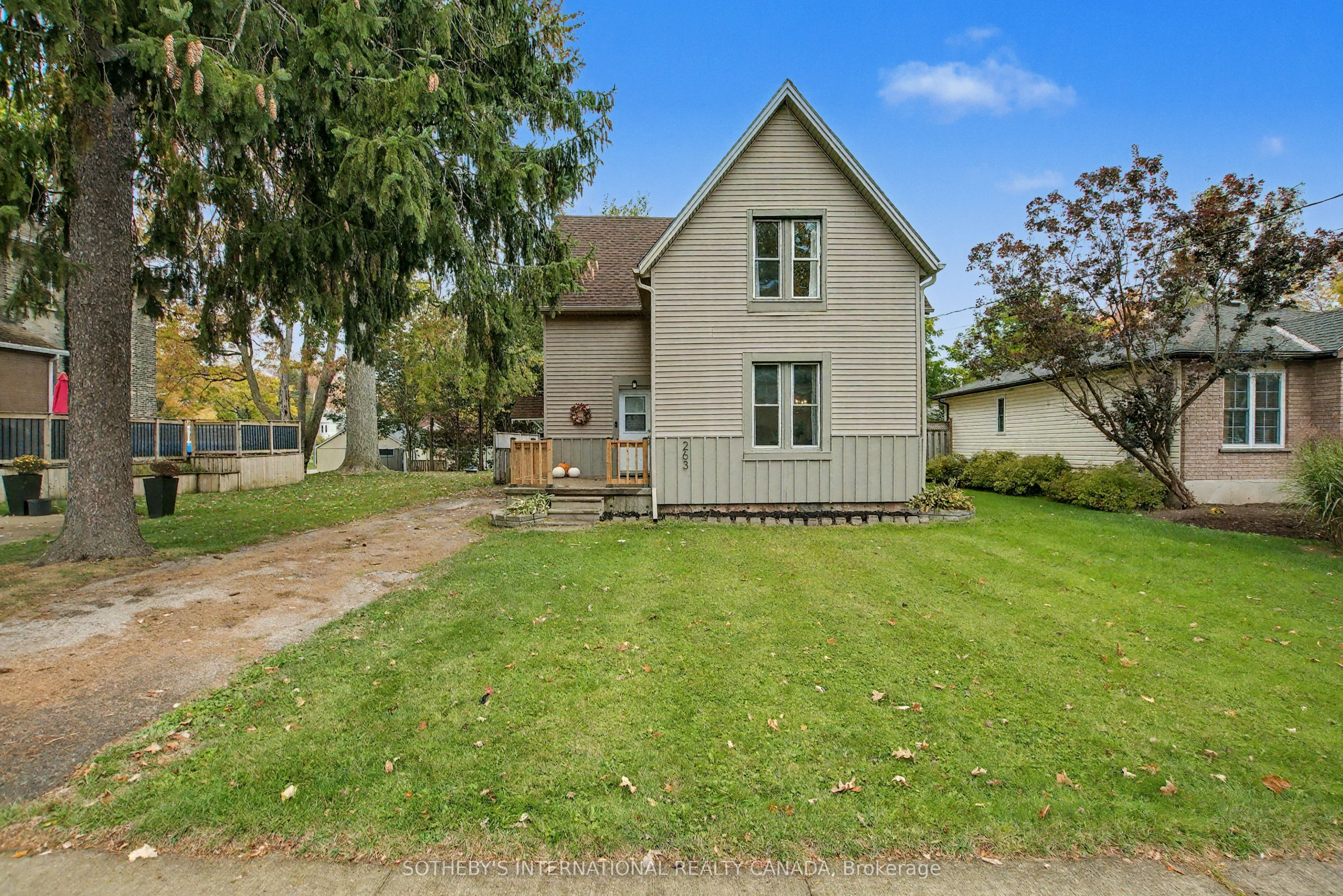 263 Cumberland Street in Minto, Ontario