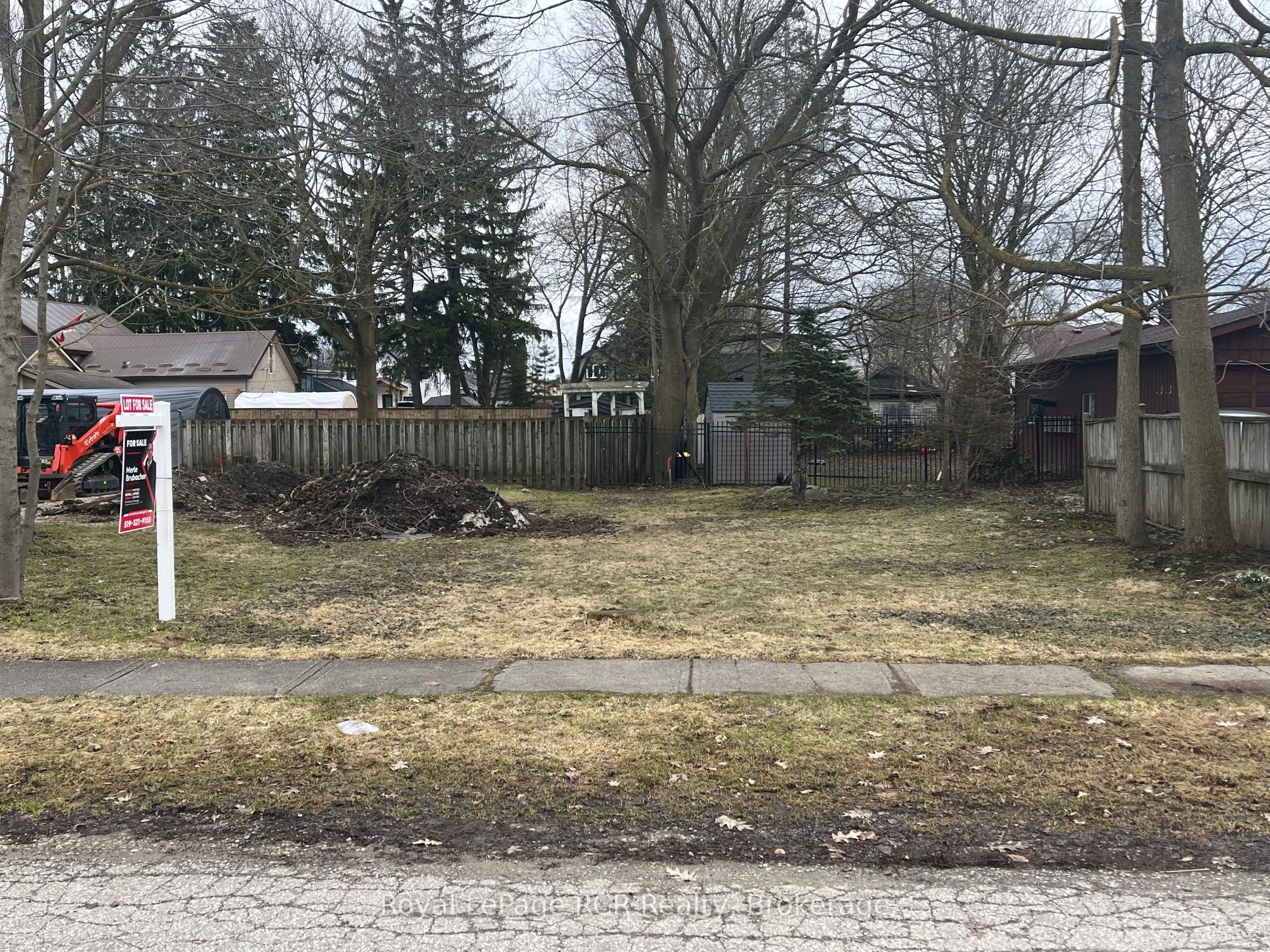 240 Cumberland Street in Minto, Ontario