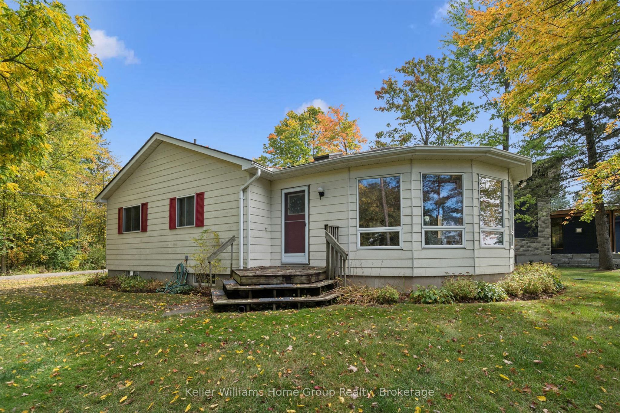 907 Ninth Street in Centre Wellington, Ontario