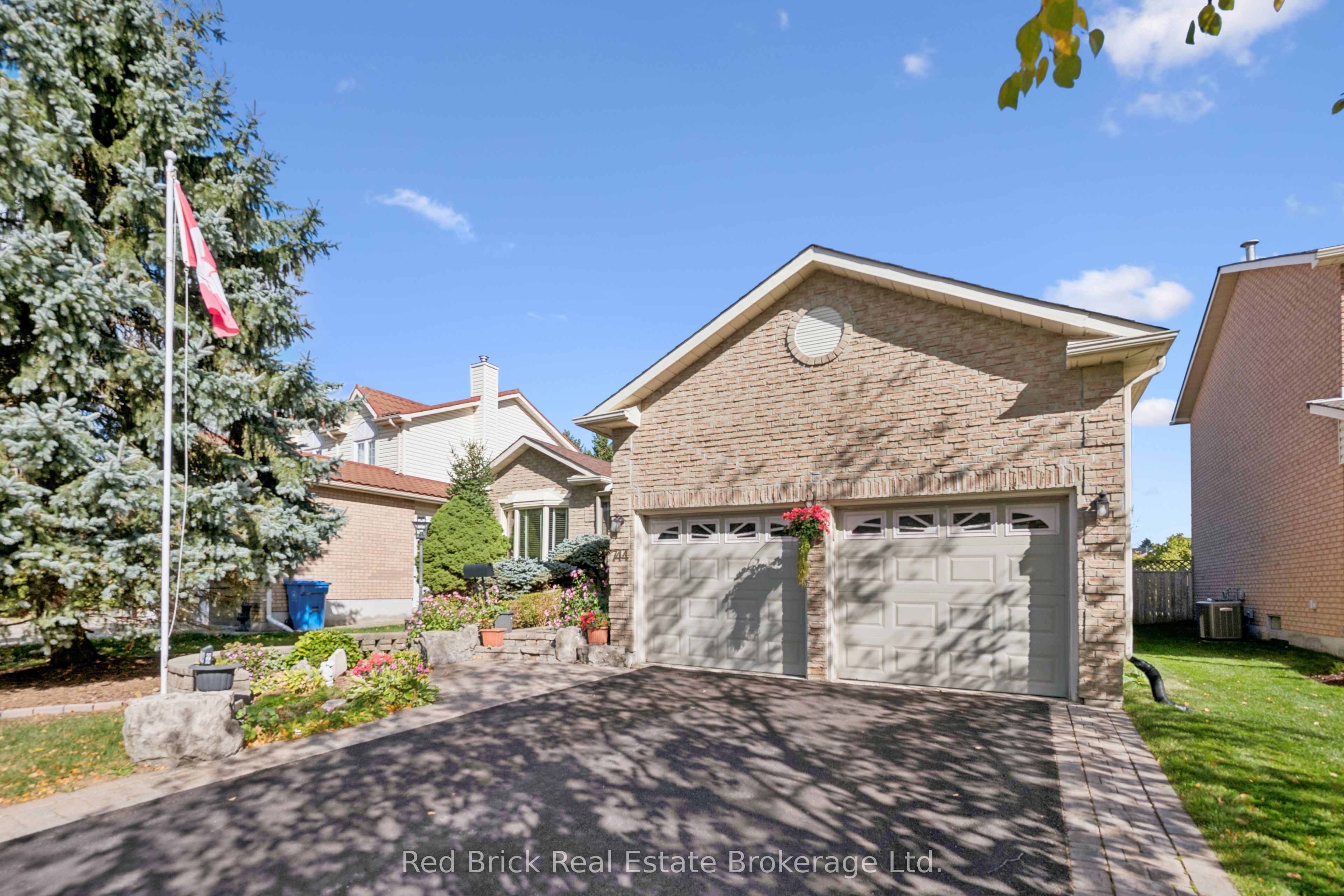 744 Woodhill Drive in Centre Wellington, Ontario