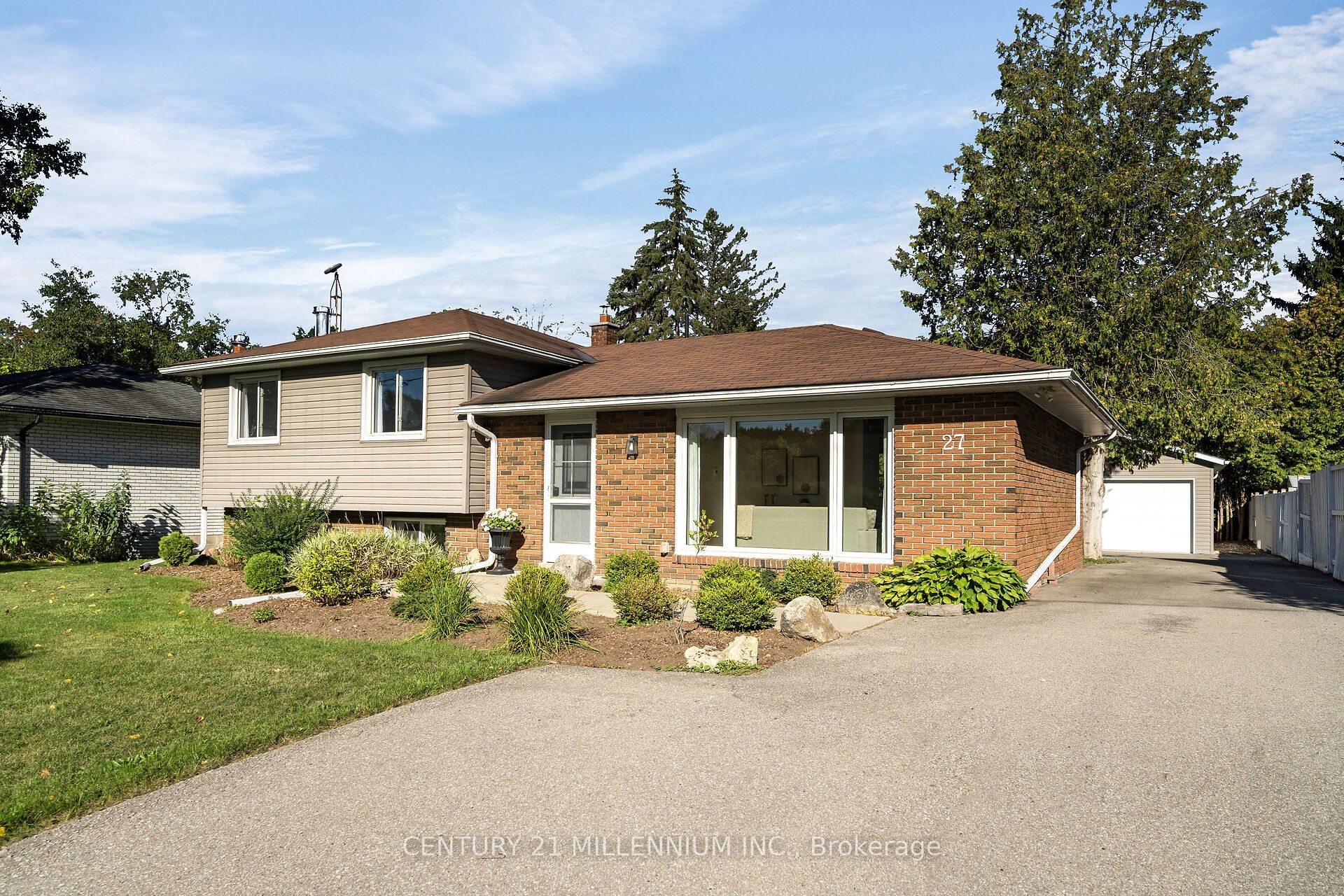 27 Dundas Street in Erin, Ontario